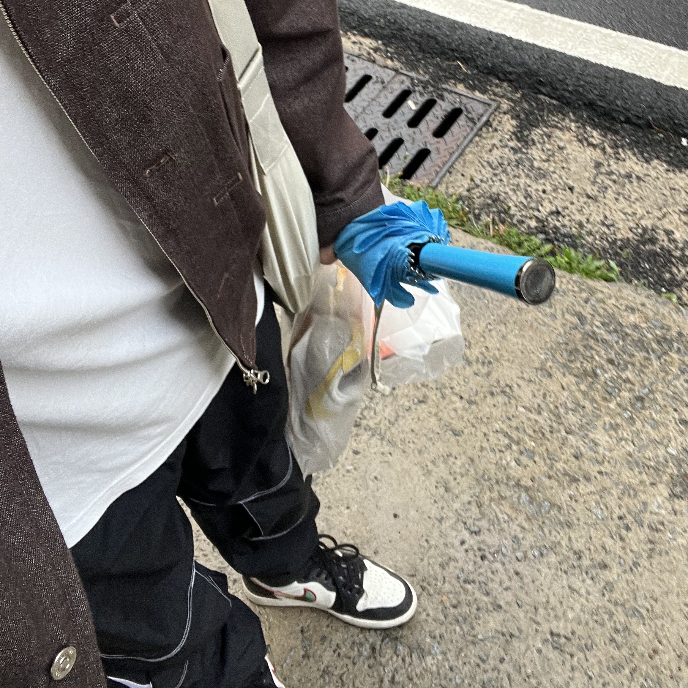 Jordan 1 Retro High OG A Star Is Born, Uniqlo U Drawstring Shoulder Bag Natural 착용 스타일