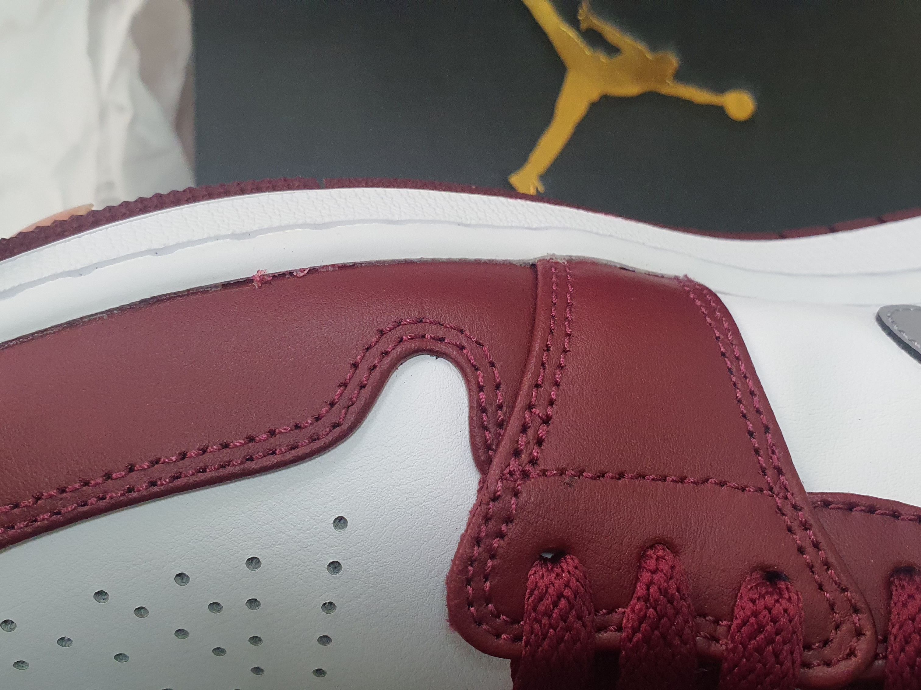 Jordan 1 Low Cherrywood Red 착용 스타일 - 2