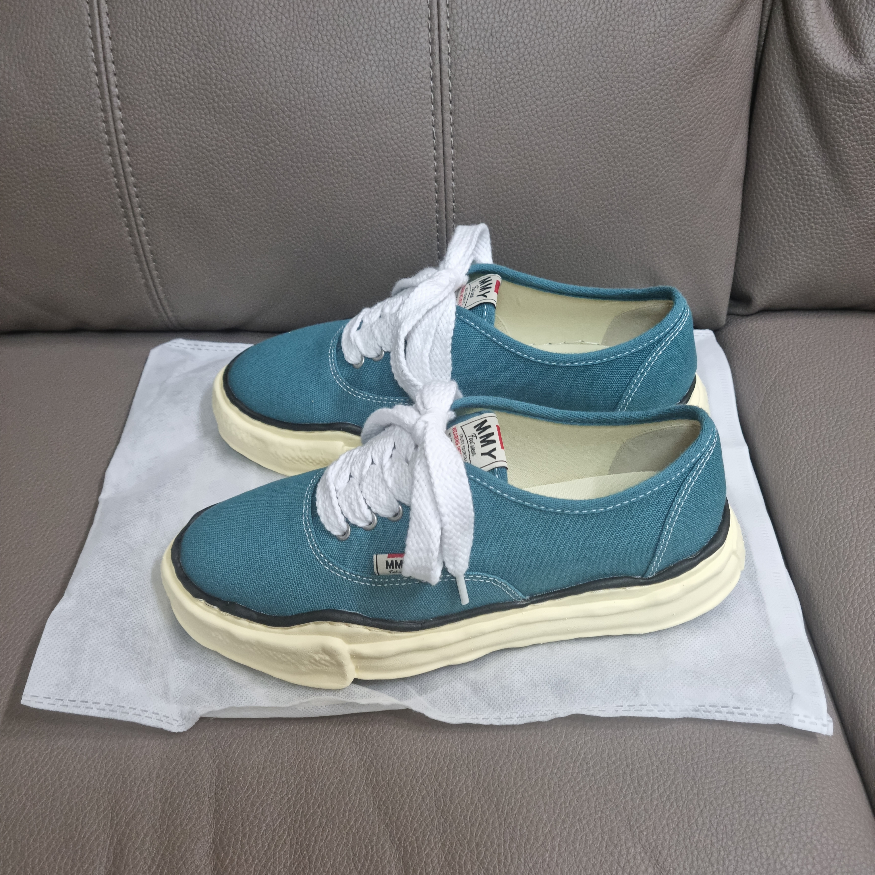 Maison Mihara Yasuhiro Baker OG Sole OD Canvas Low-top Sneakers Blue 착용 스타일 - 2