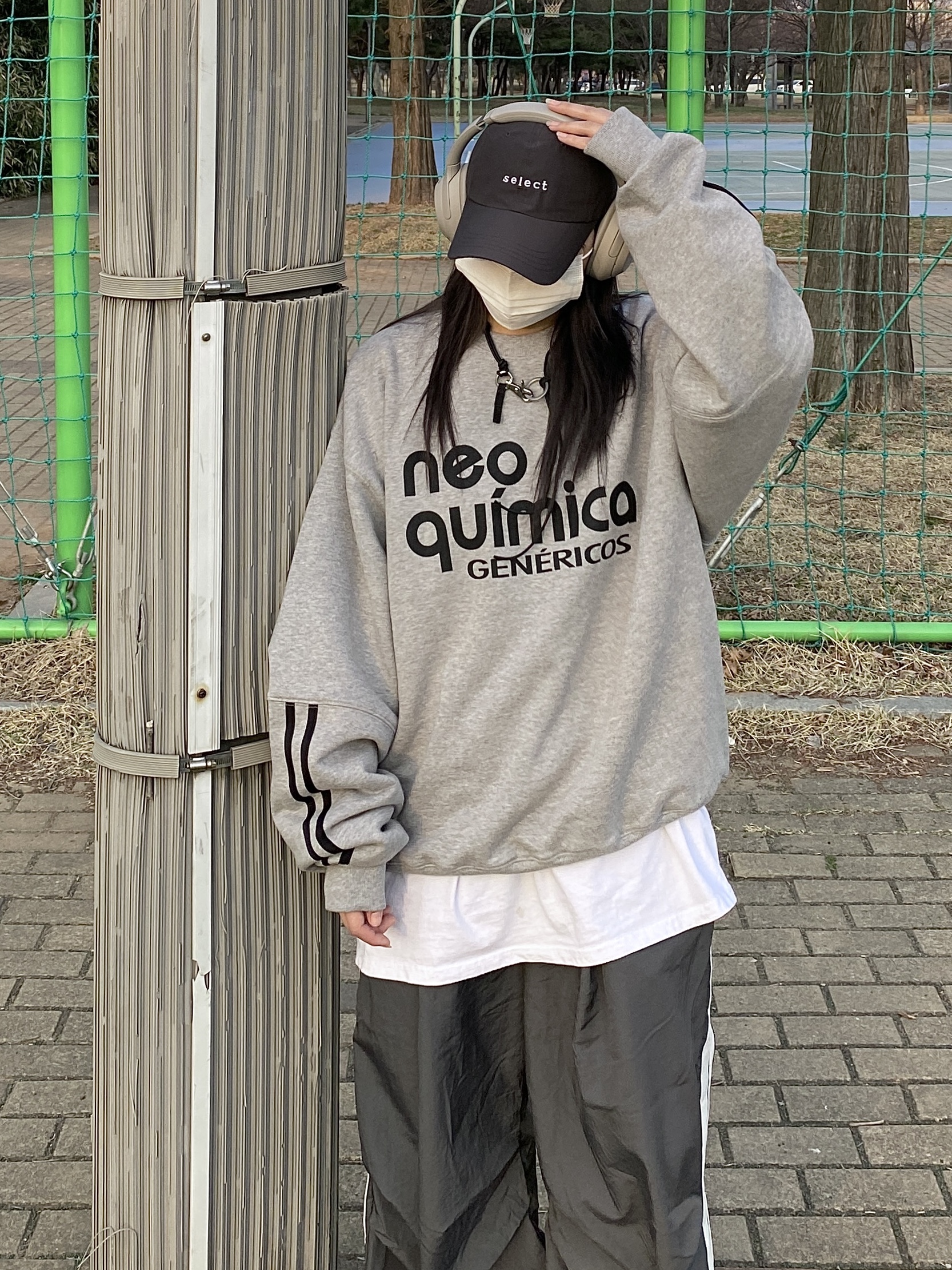 Nike x Supreme Air Force 1 Low Black, Sony WH-1000XM4 Platinum Silver (Korean Ver.) 착용 스타일 - 3