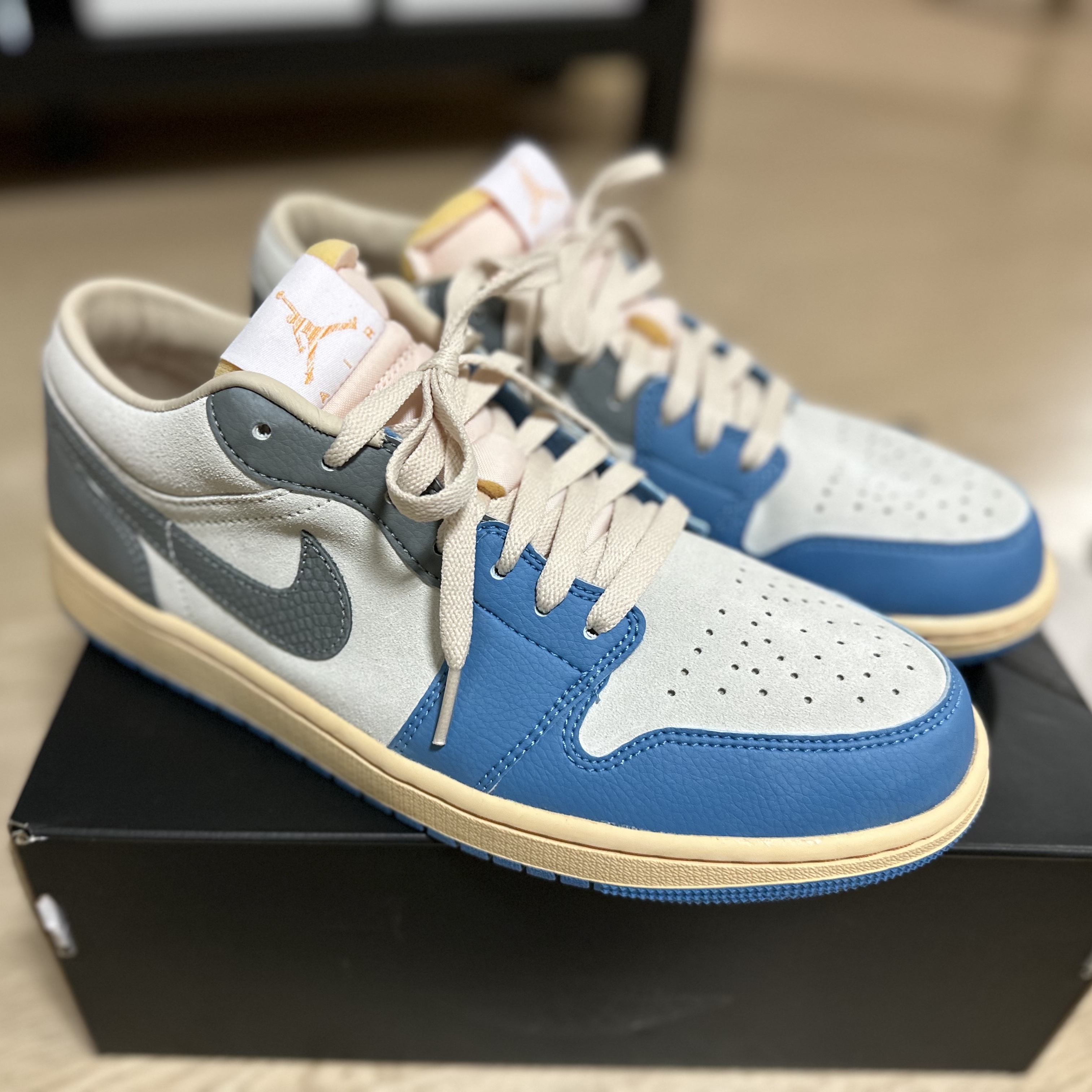 Jordan 1 Low SE Tokyo 96 착용 스타일 - 3