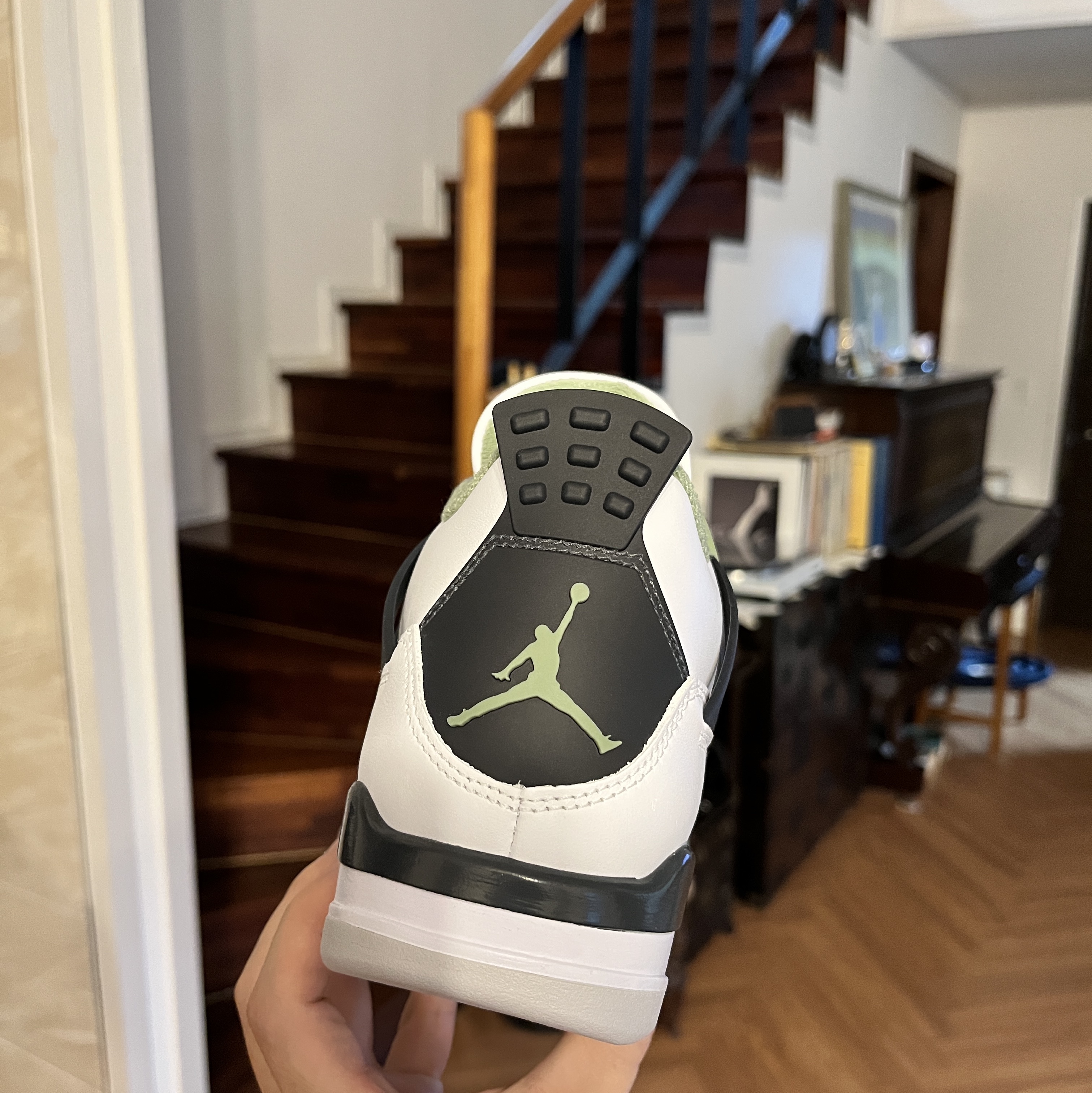 (W) Jordan 4 Retro Oil Green 착용 스타일 - 3