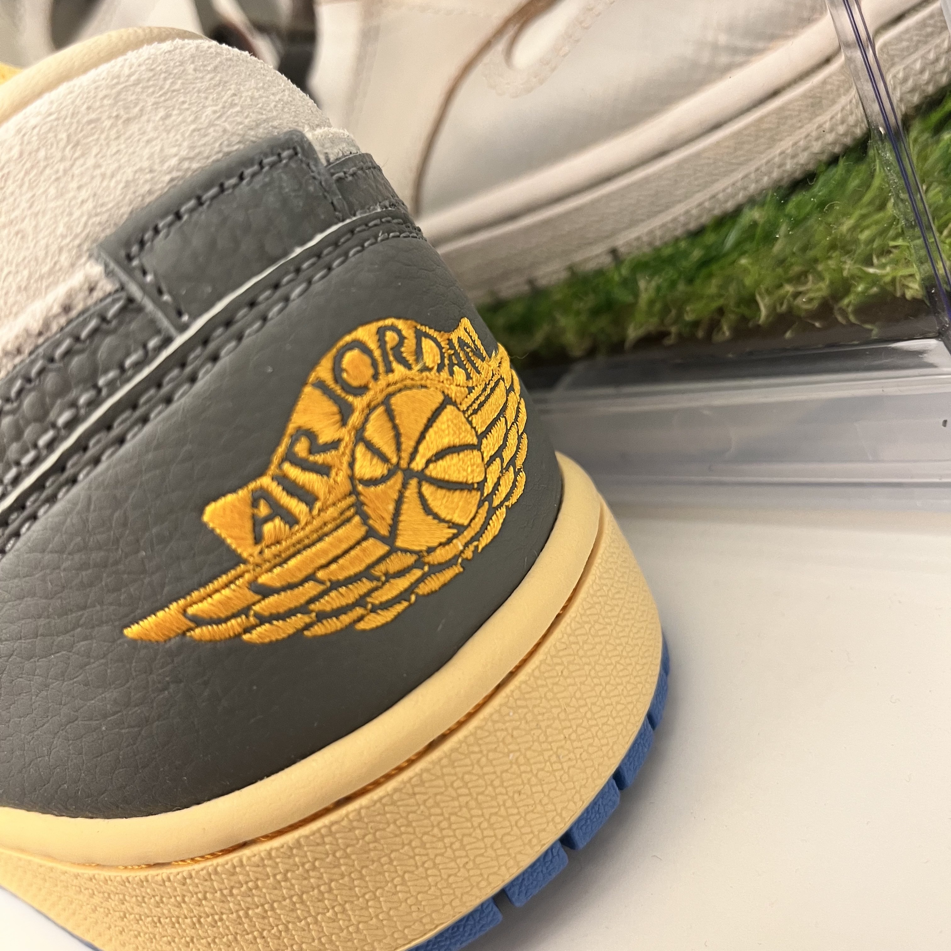 Jordan 1 Low SE Tokyo 96 착용 스타일 - 3