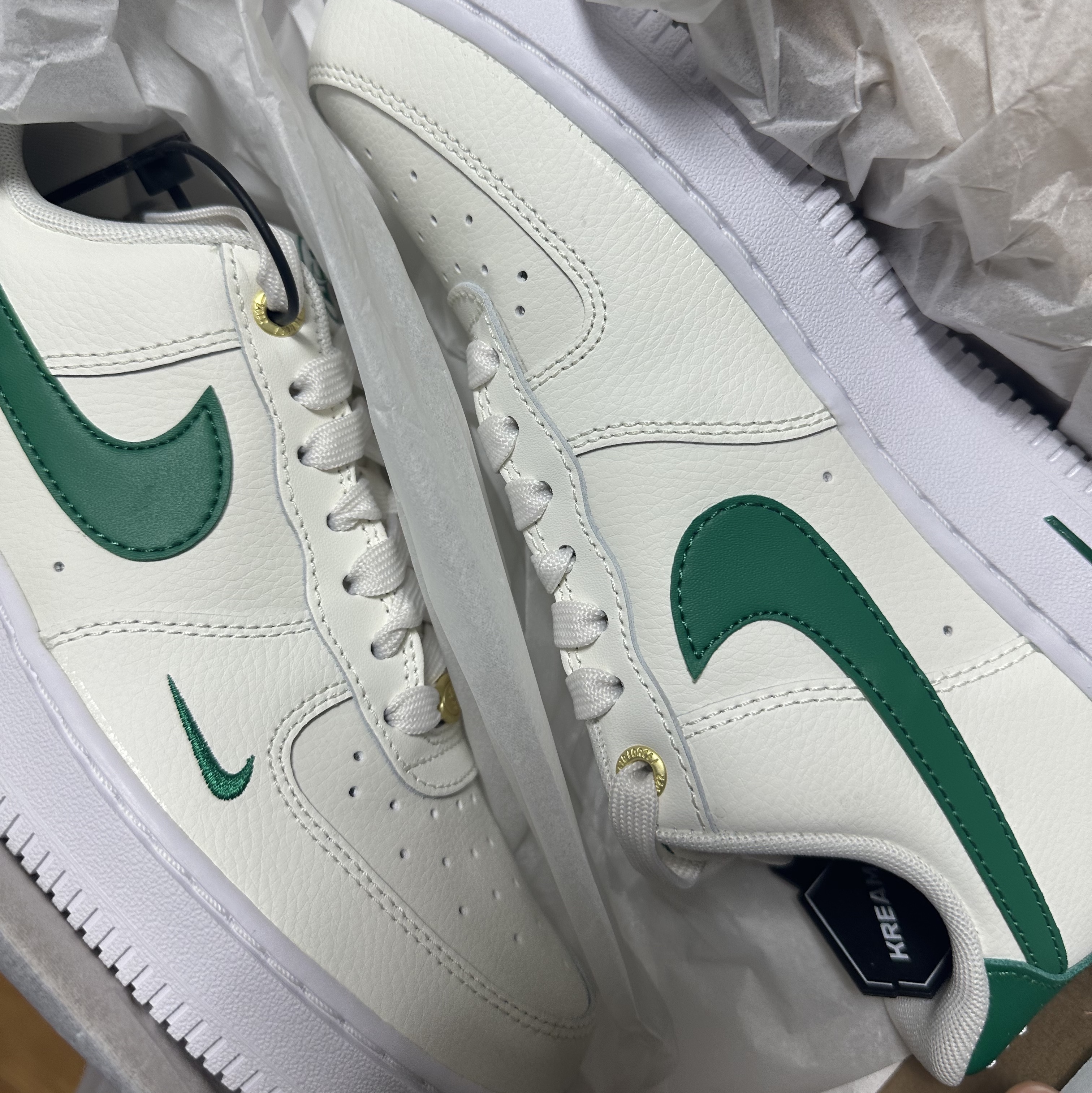 (W) Nike Air Force 1 '07 SE 40th Anniversary Join Forces Sail Malachite 착용 스타일