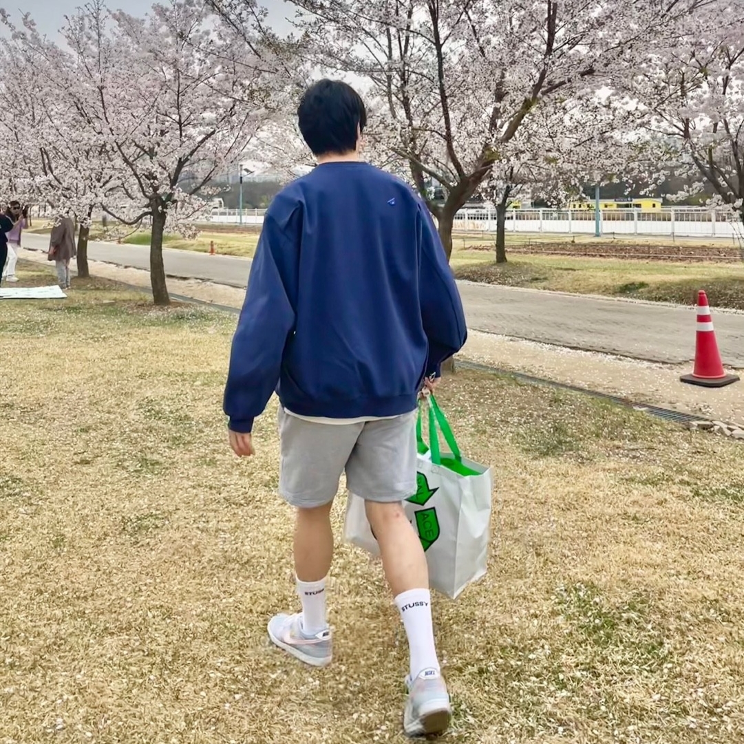 Ader Error Verif Logo Sweatshirt Navy, Nike x Union Dunk Low Passport Pack Argon 착용 스타일 - 2