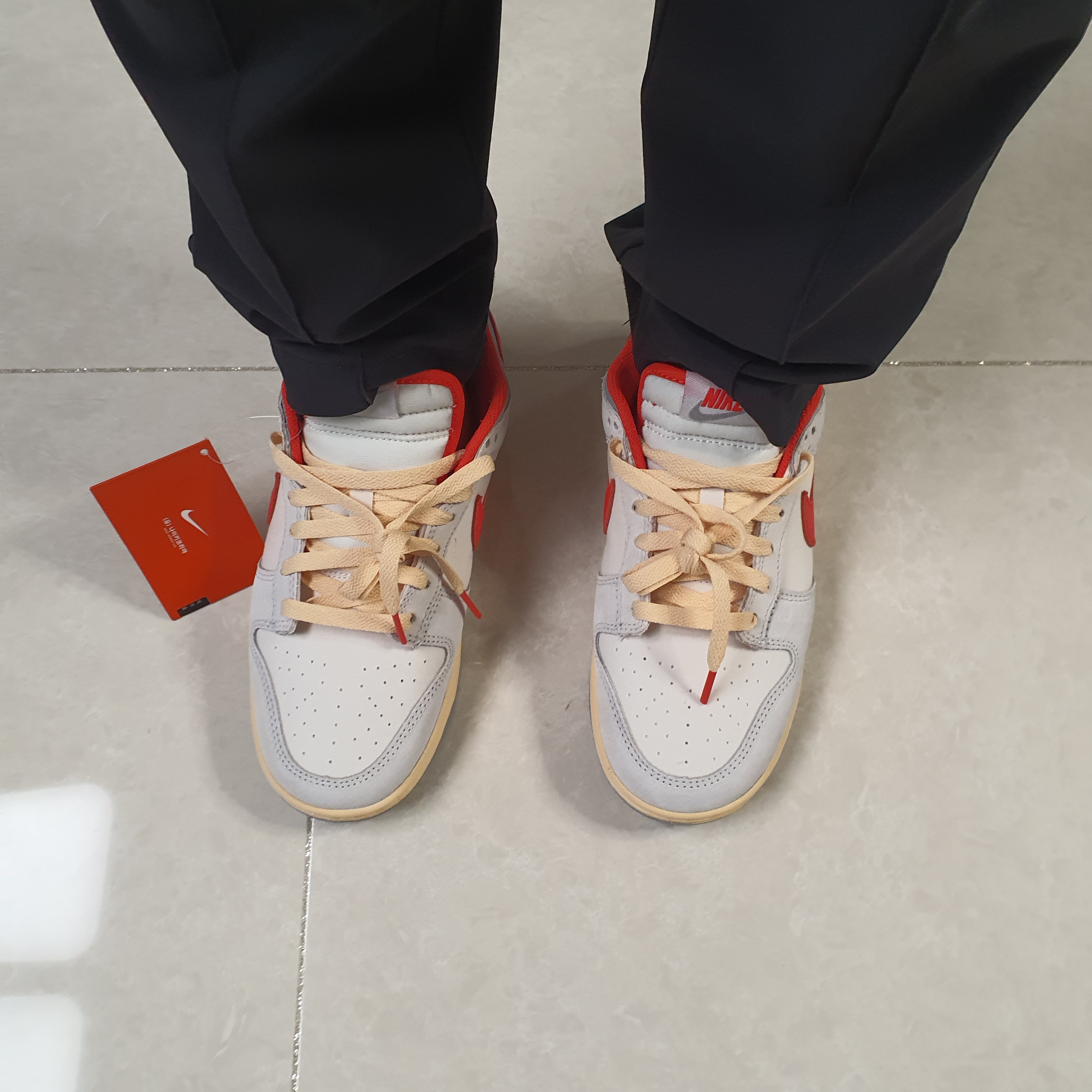 Nike Dunk Low Sail Picante Red 착용 스타일 - 2