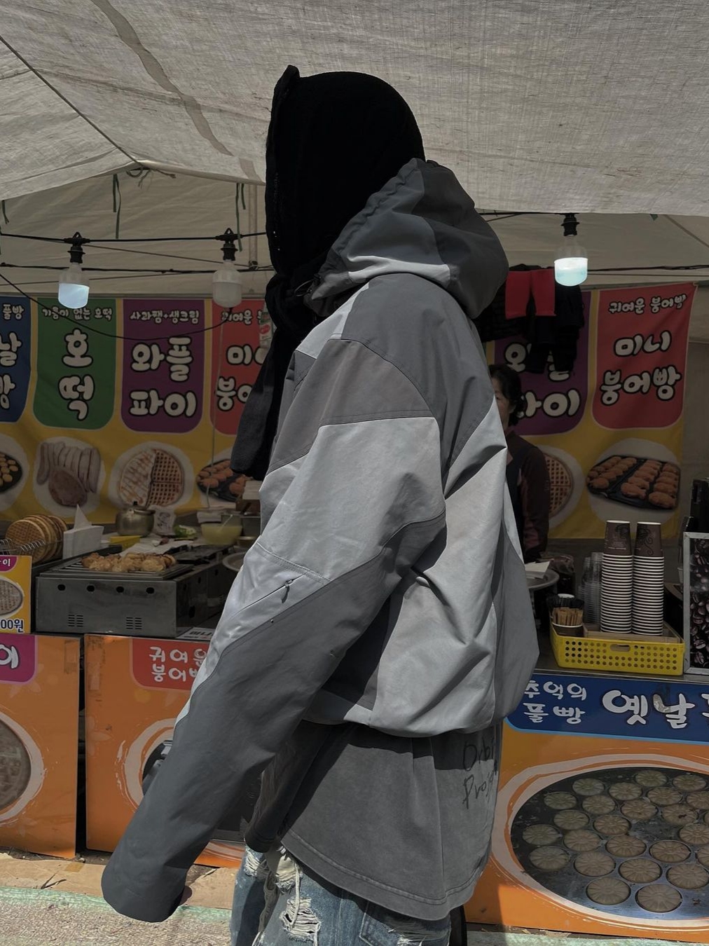 [KREAM 단독] AOP x Side Service Uzumaki Track Jacket Grey Charcoal, (W) Balenciaga 3XL Sneakers Light Beige 착용 스타일 - 5