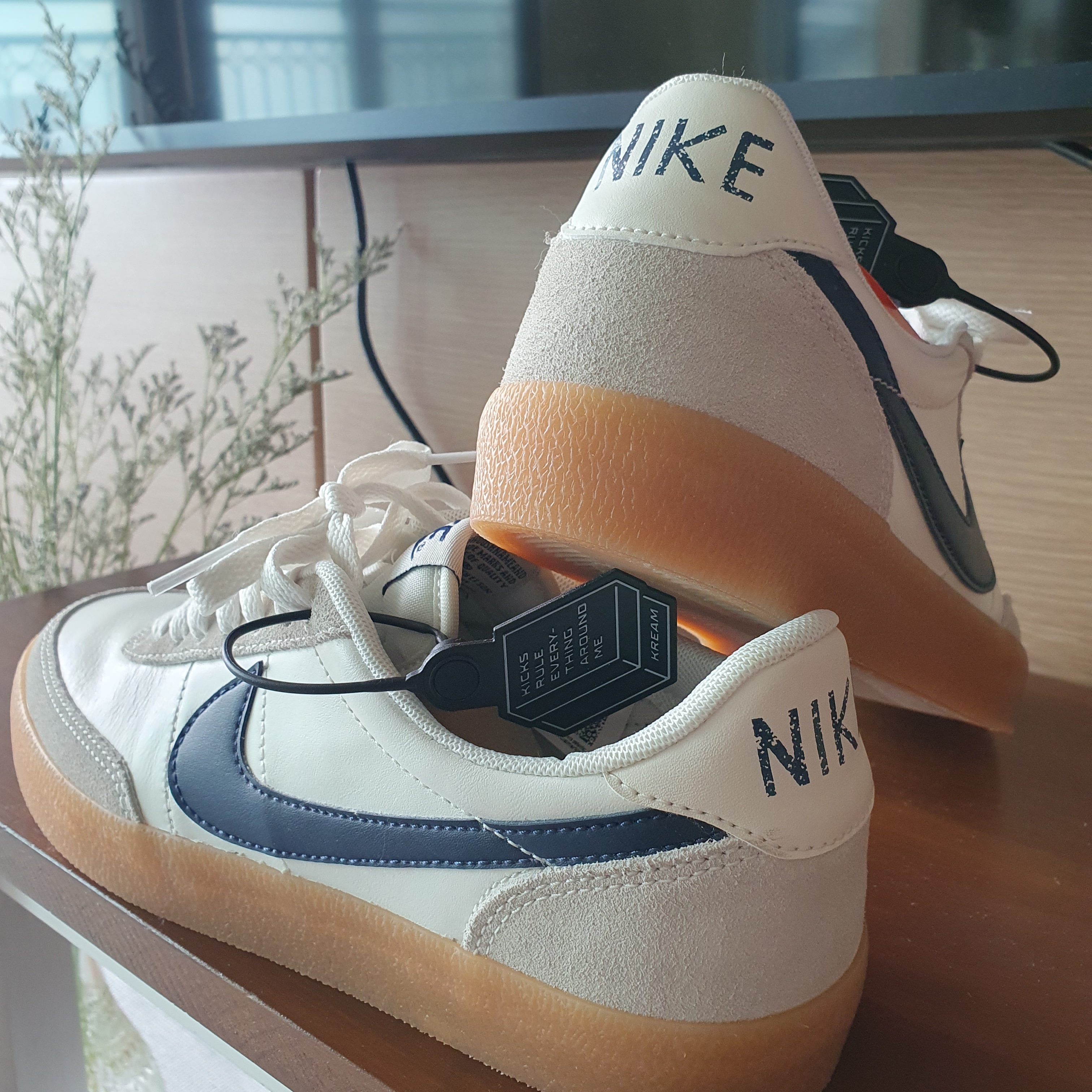 Nike x J.Crew Killshot 2 Sail Midnight Navy 착용 스타일 - 3