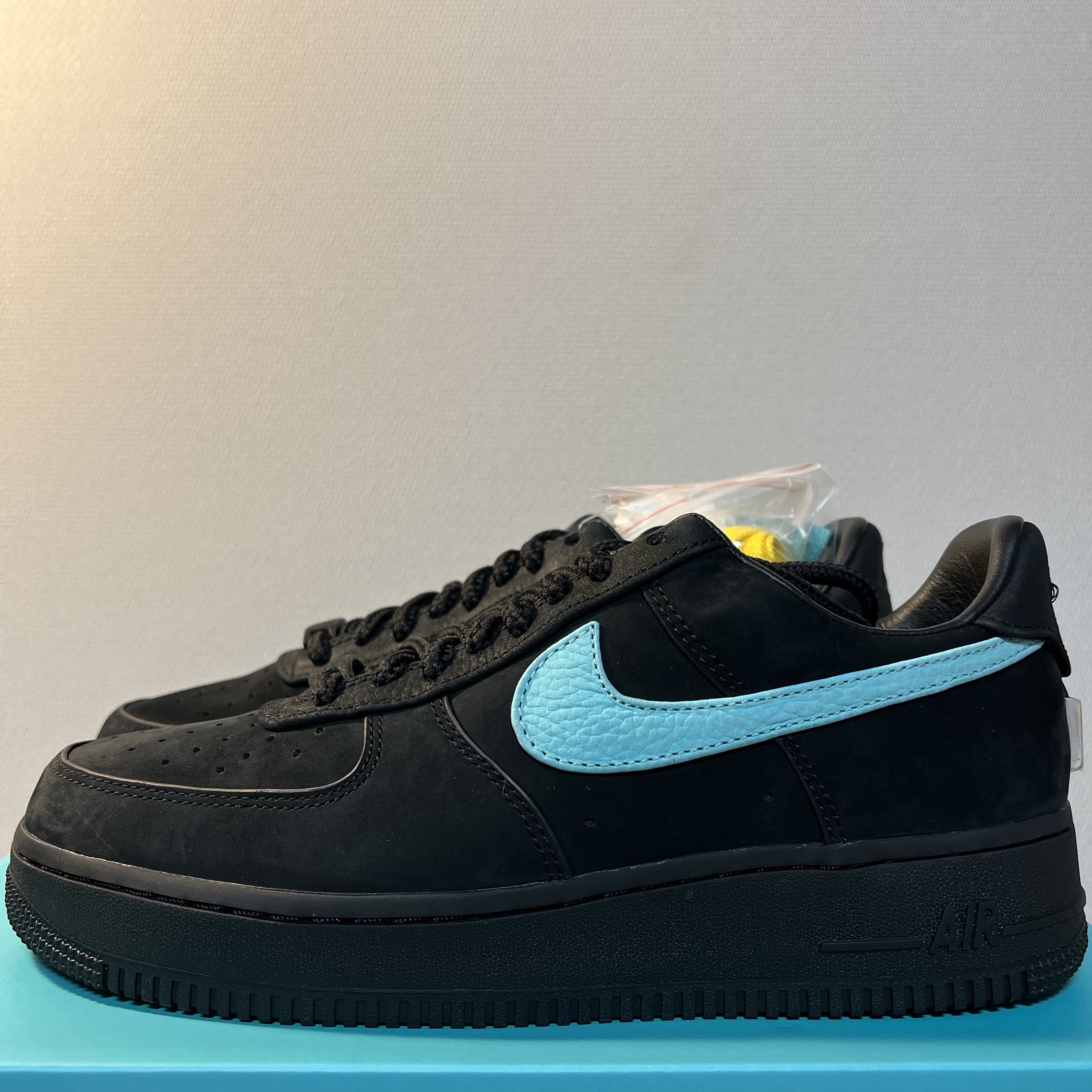 Nike x Tiffany & Co. Air Force 1 Low SP 1837 착용 스타일 - 2