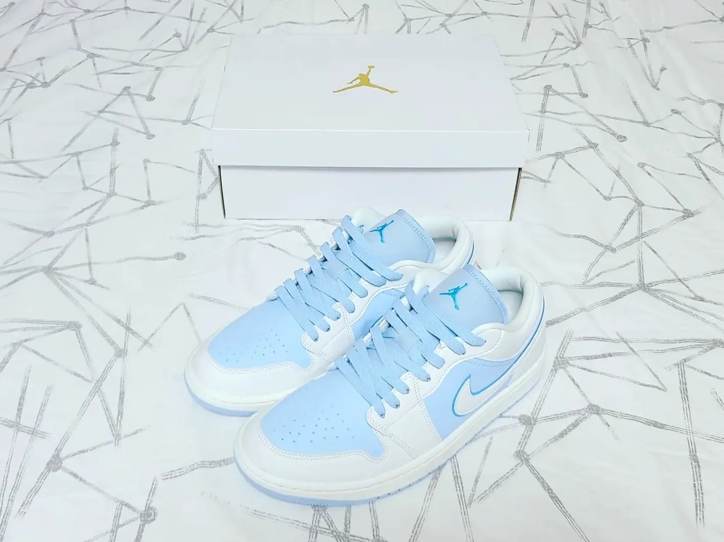 (W) Jordan 1 Low SE Sail Ice 착용 스타일 - 1
