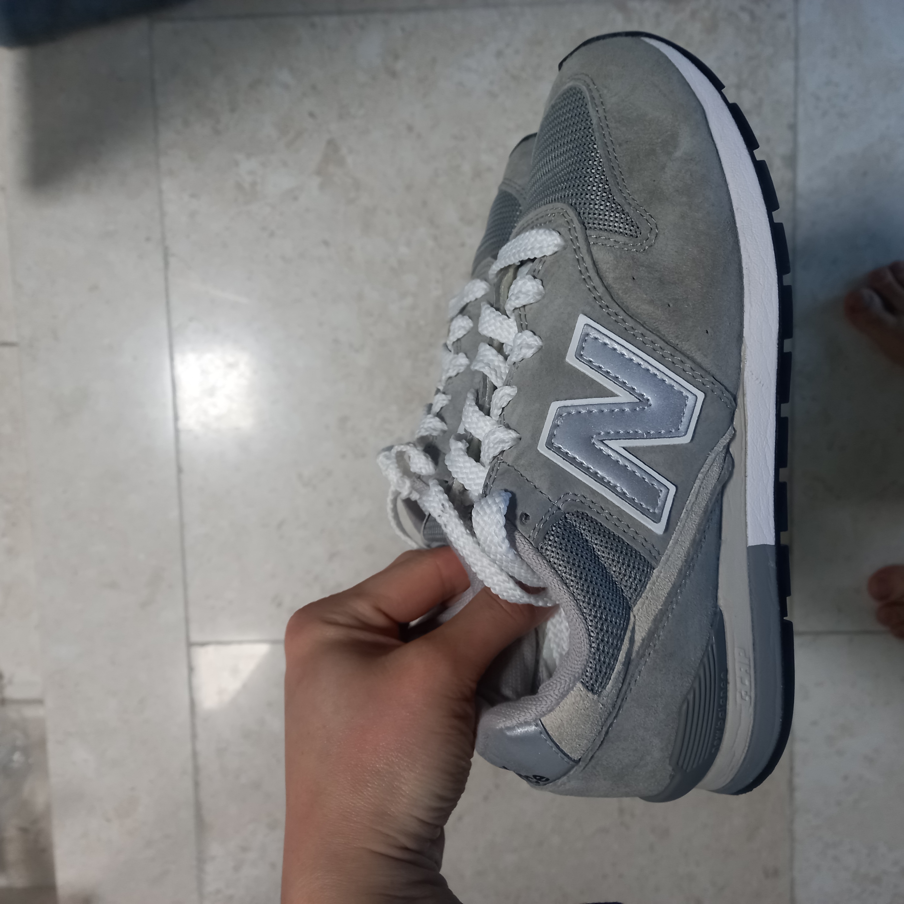 New Balance 996 Grey 착용 스타일