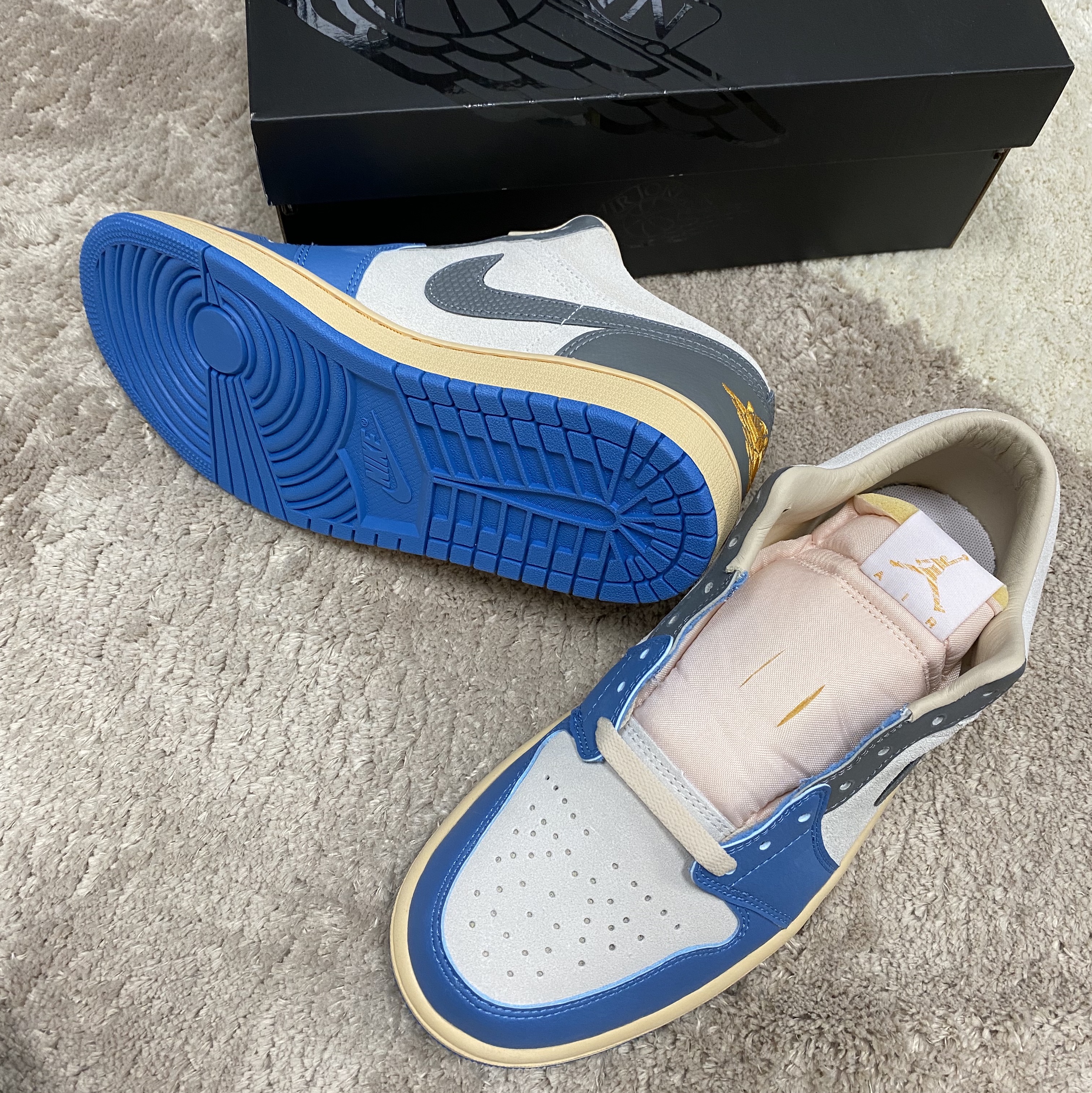 Jordan 1 Low SE Tokyo 96 착용 스타일 - 1