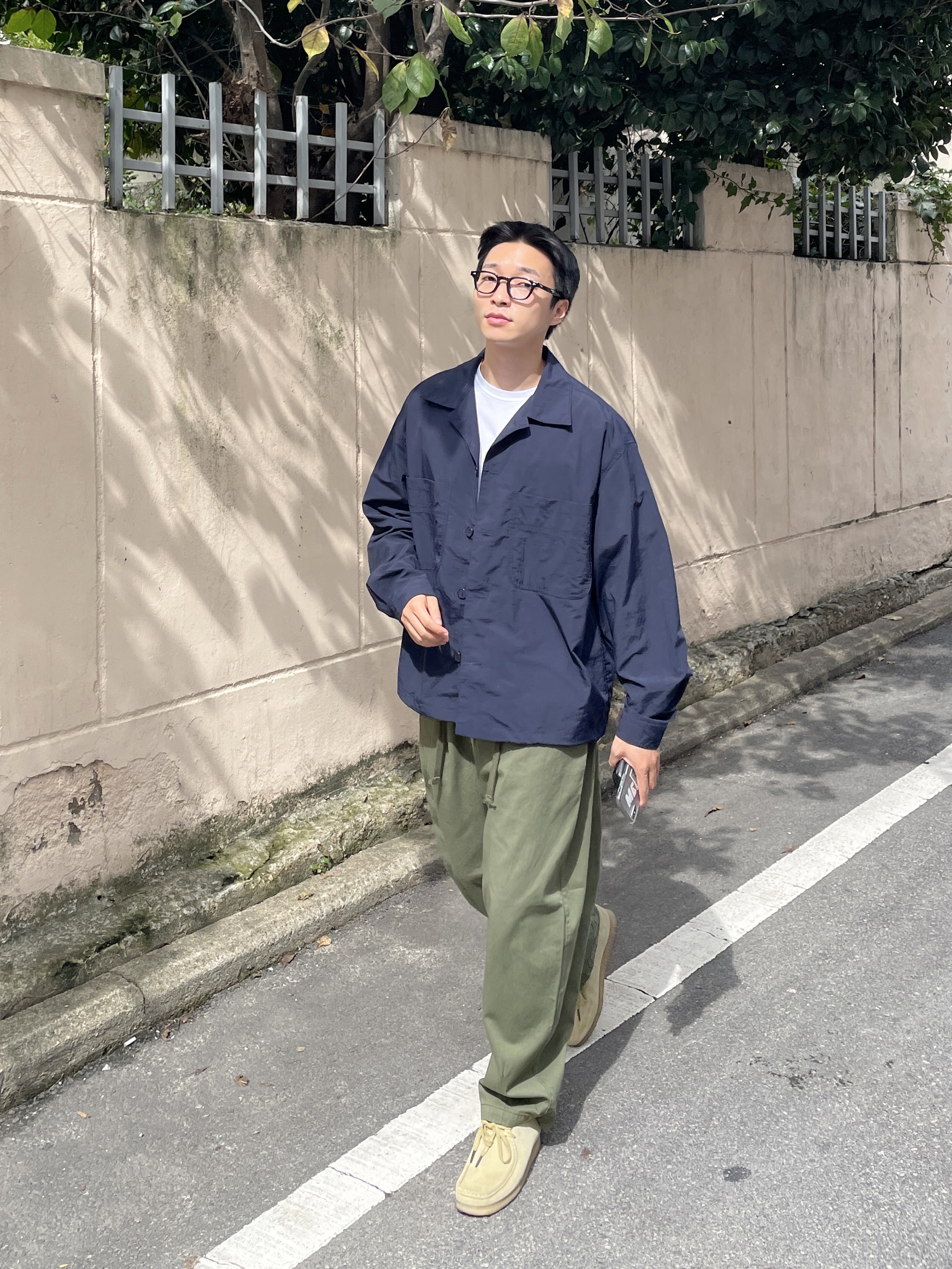 Clarks Wallabee Maple Suede 착용 스타일 - 2