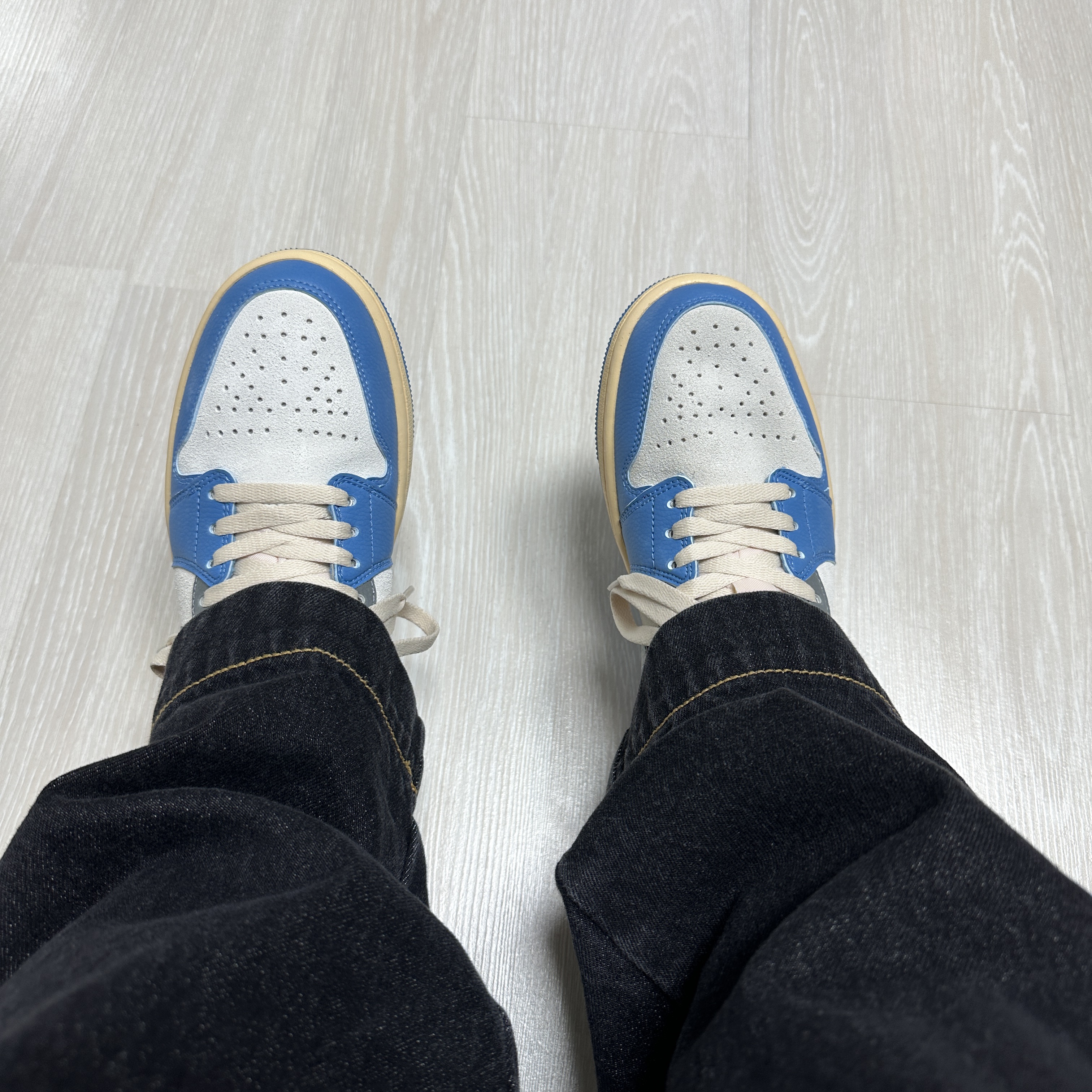 Jordan 1 Low SE Tokyo 96, Ader Error Mod Jeans Noir 착용 스타일 - 2