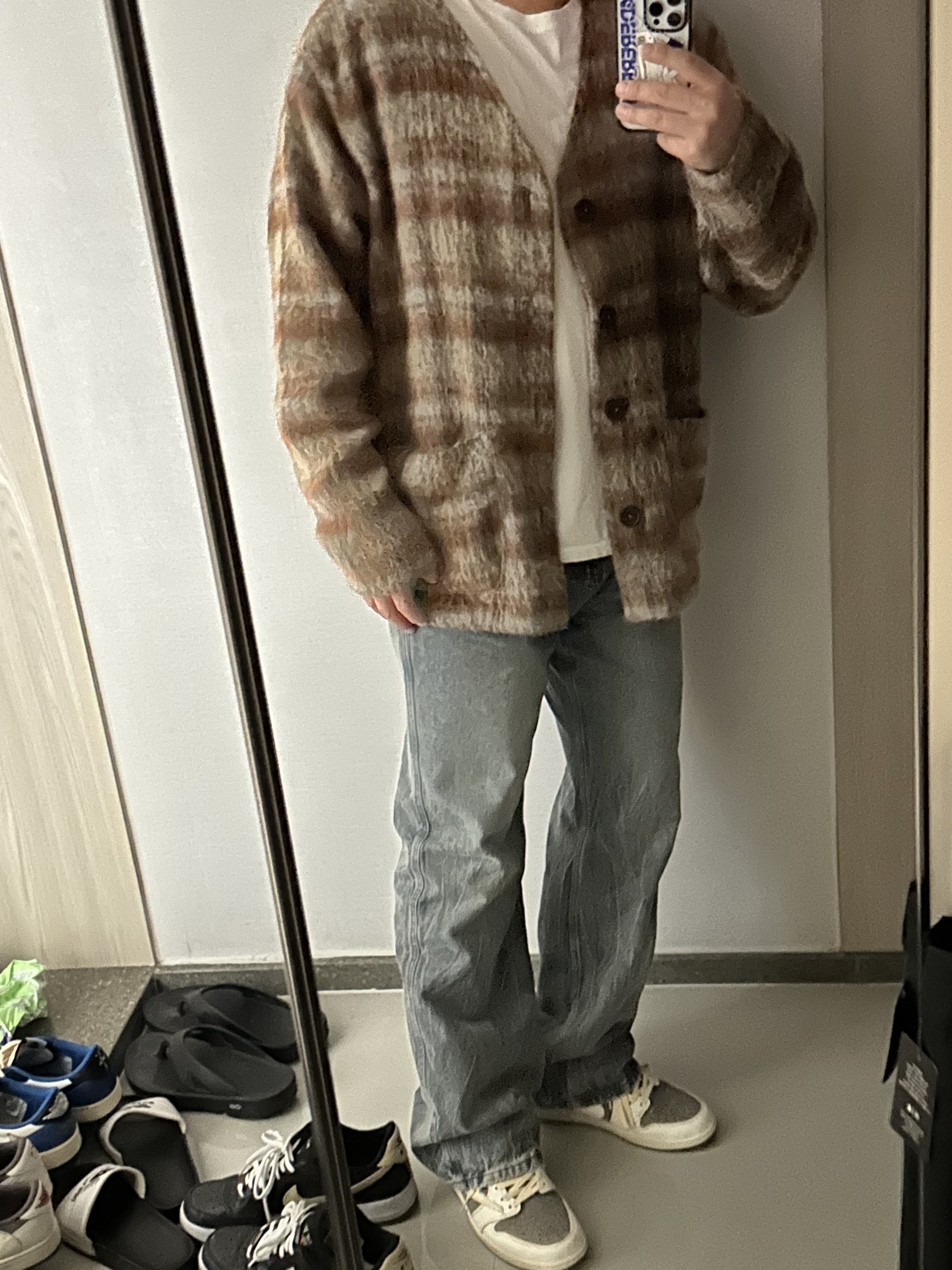 Our Legacy Cardigan Mohair Ament Check, Casetify x Ader Error iPhone Sticker Magsafe Case Clear 착용 스타일