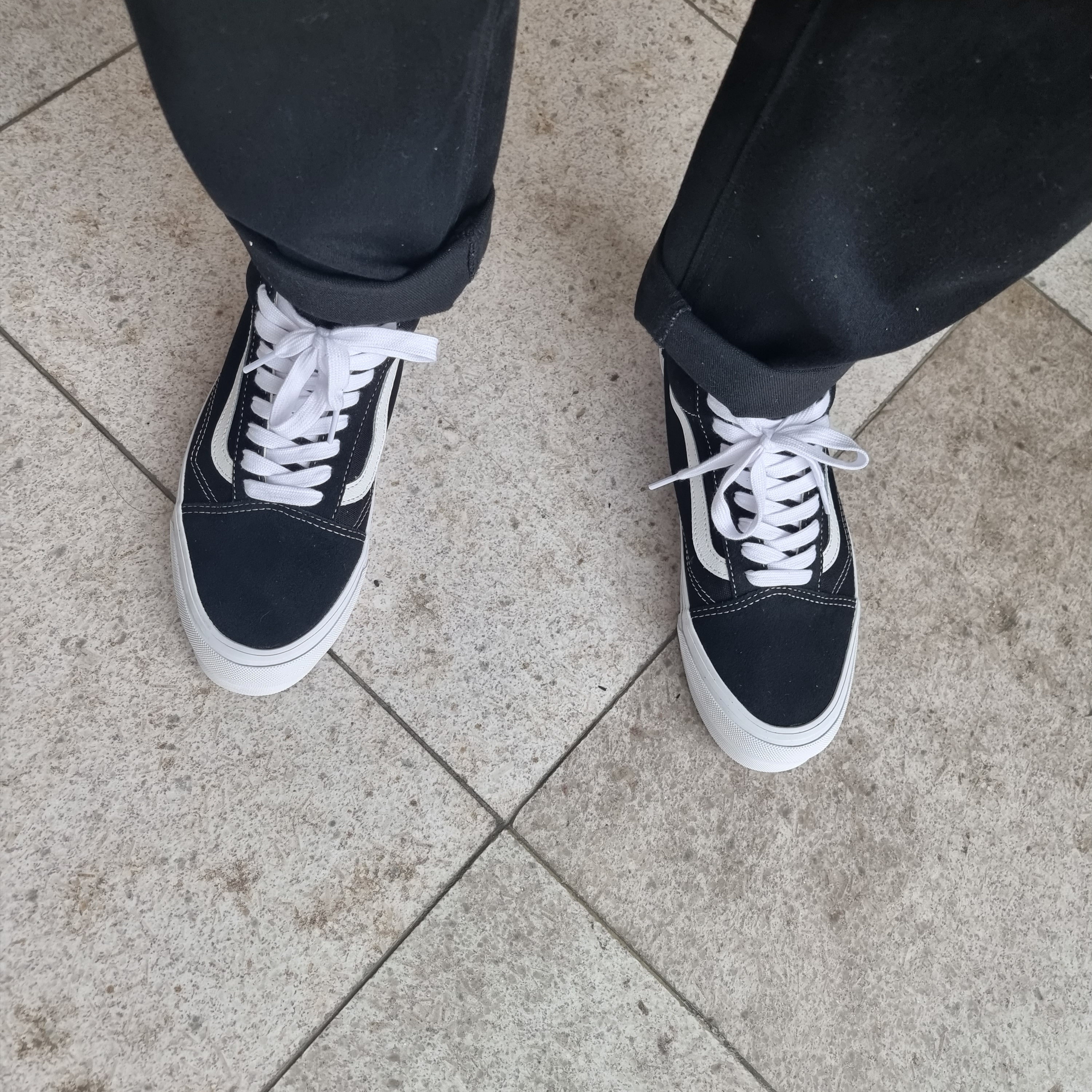 Vans Vault OG Old Skool LX Black 착용 스타일 - 2
