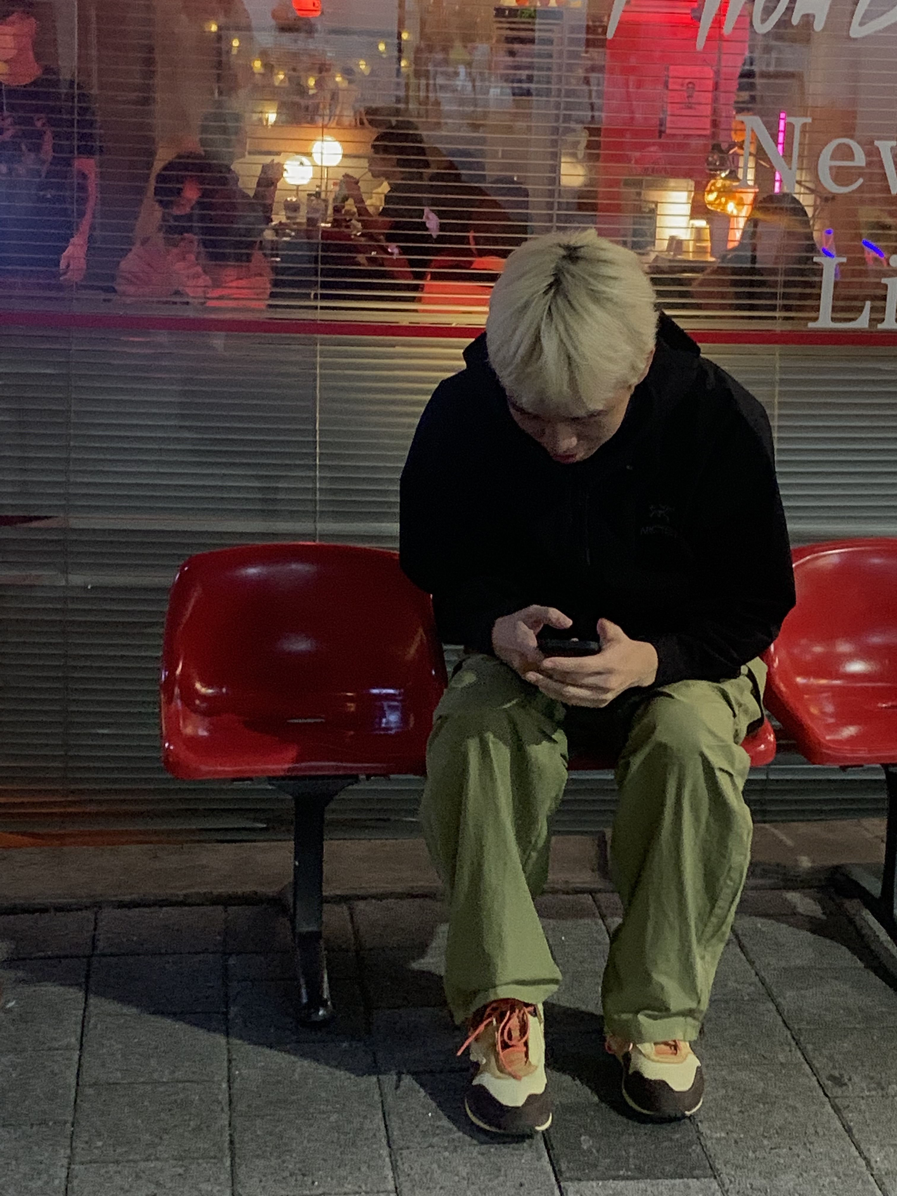 Arc'teryx Beta Jacket Black, Nike x Travis Scott Air Max 1 Cact.us Brown 착용 스타일 - 2