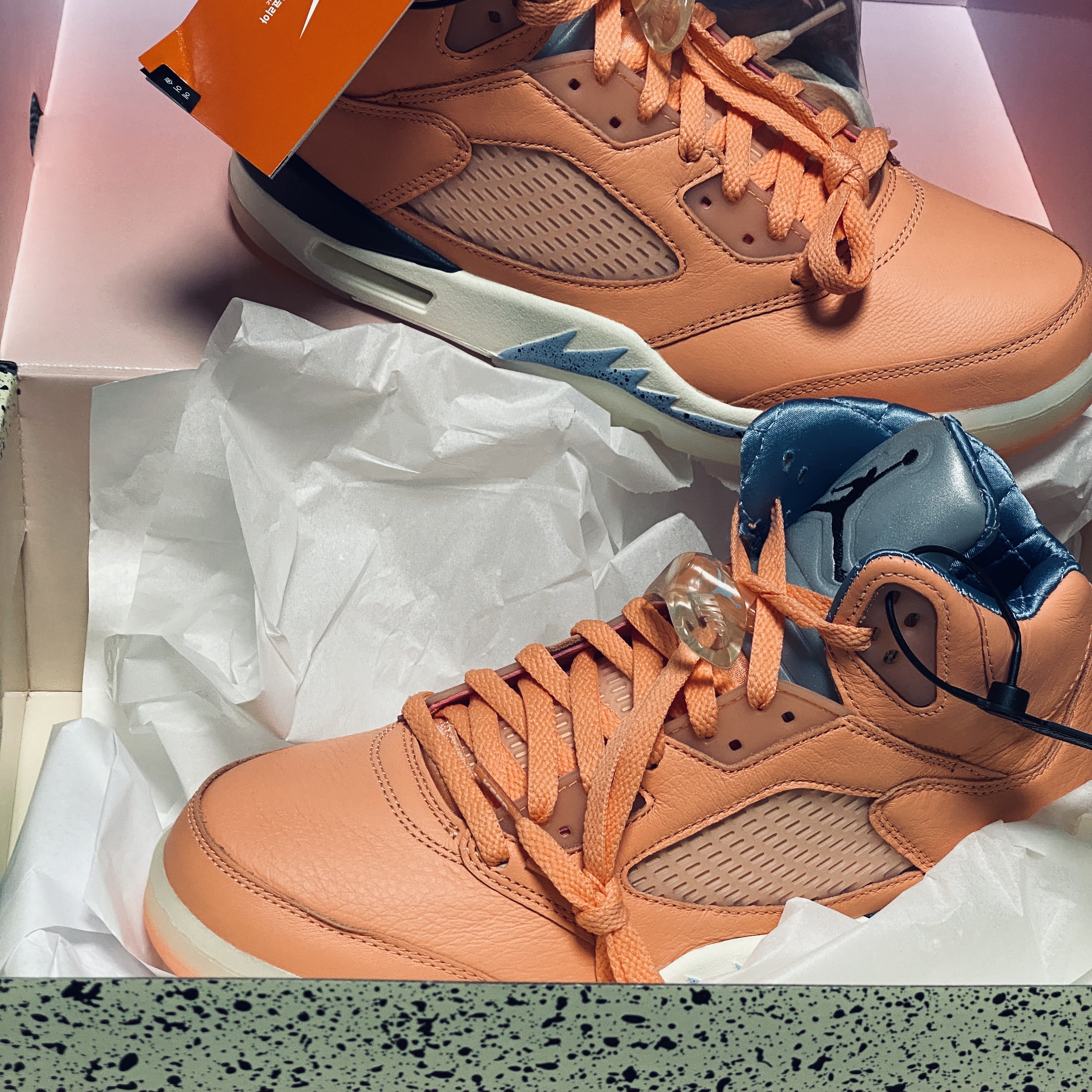Jordan 5 x DJ Khaled Retro SP Crimsson Bliss 착용 스타일 - 2