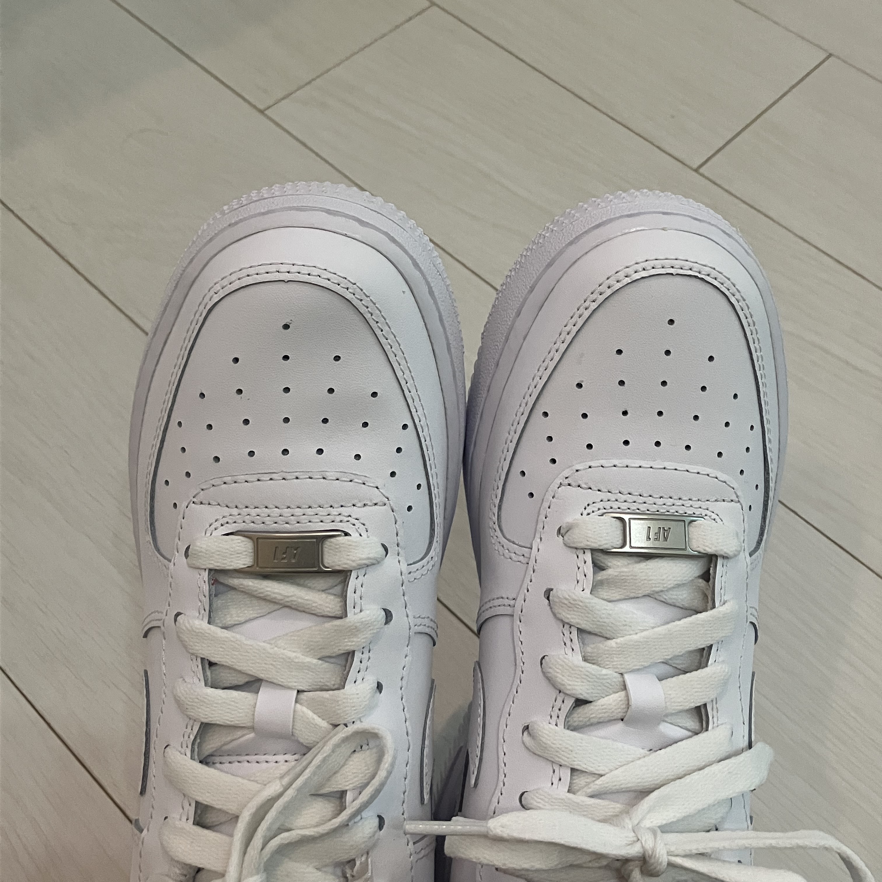 (GS) Nike Air Force 1 LE White 착용 스타일