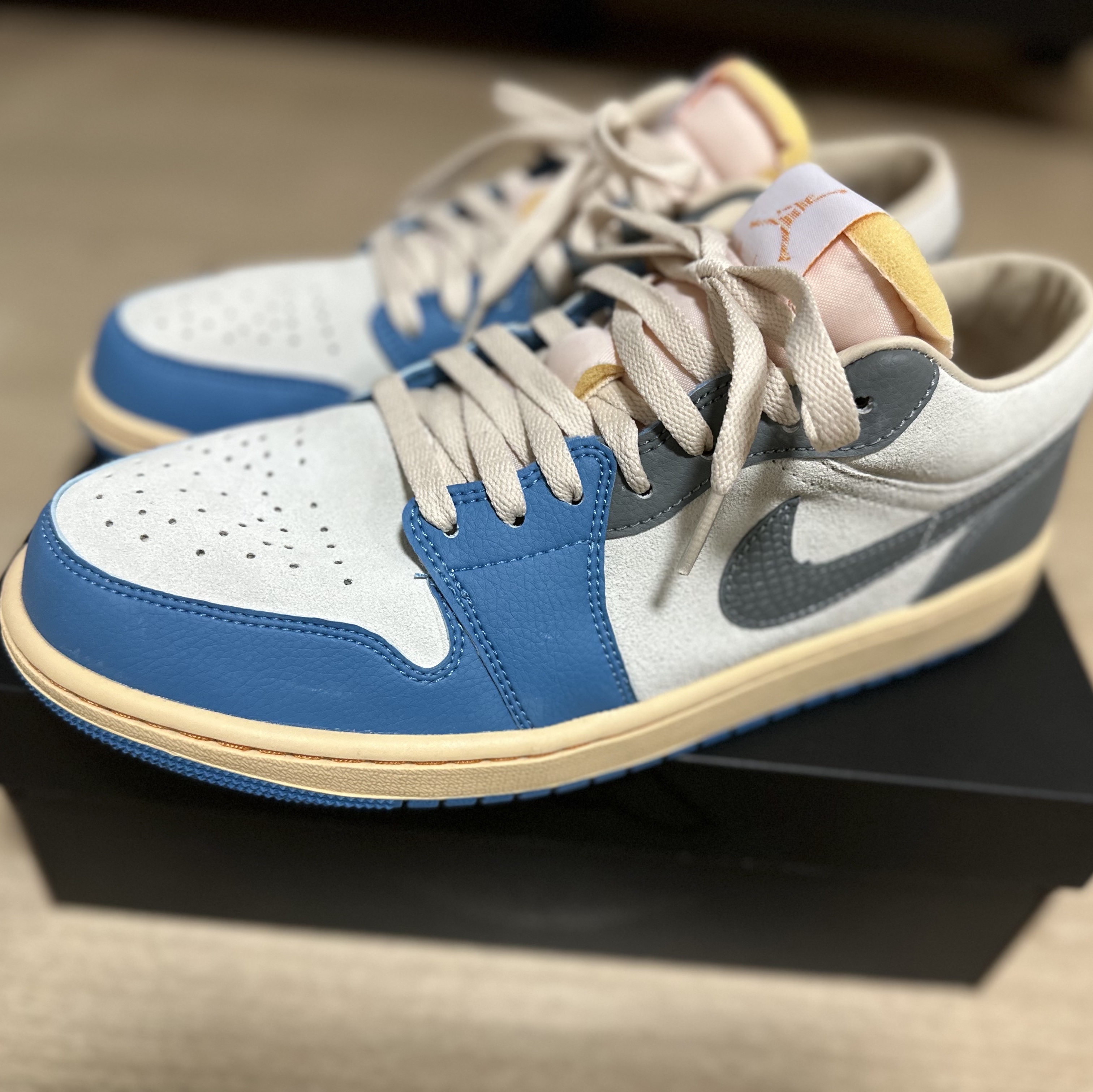 Jordan 1 Low SE Tokyo 96 착용 스타일 - 1