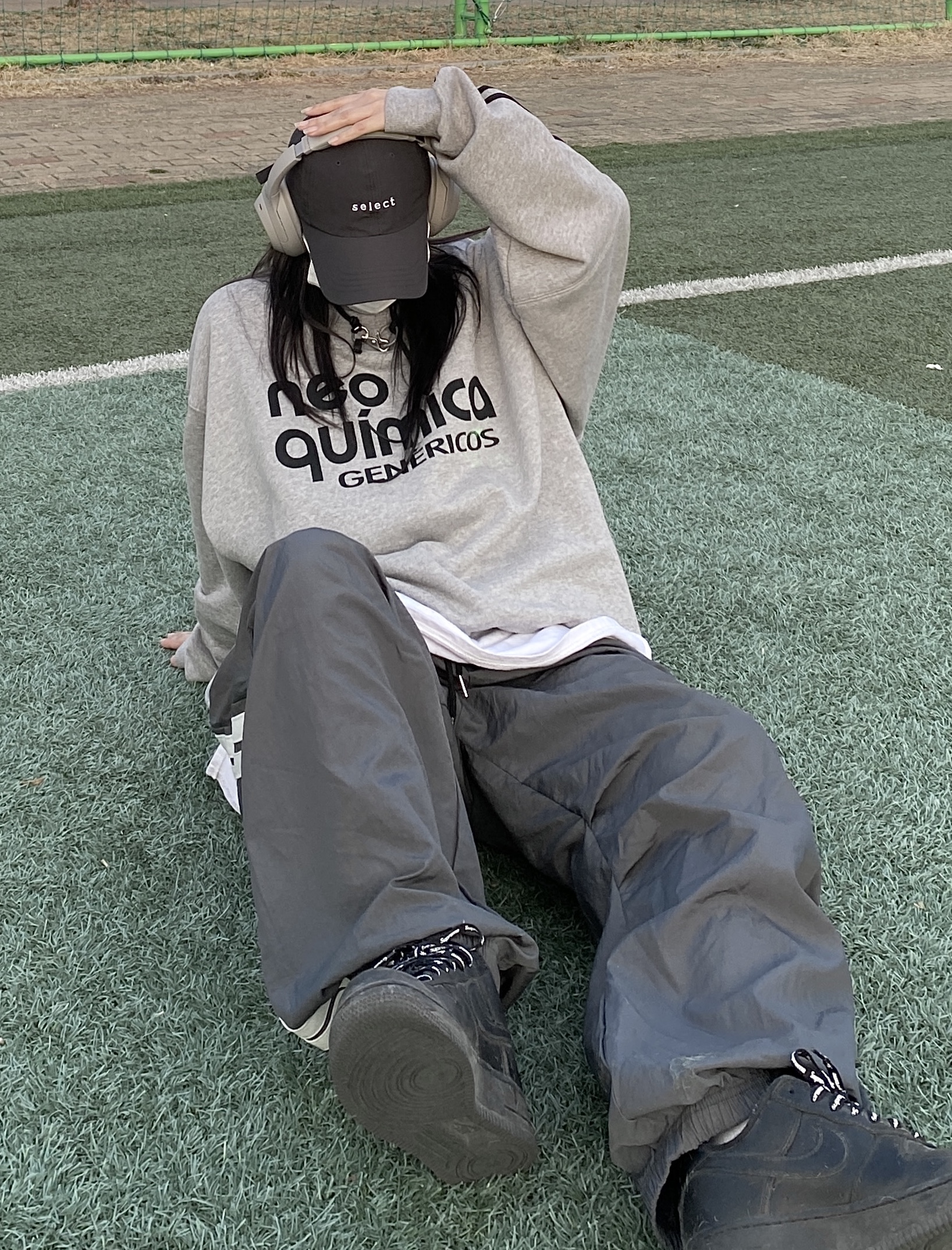 Nike x Supreme Air Force 1 Low Black, Sony WH-1000XM4 Platinum Silver (Korean Ver.) 착용 스타일 - 4