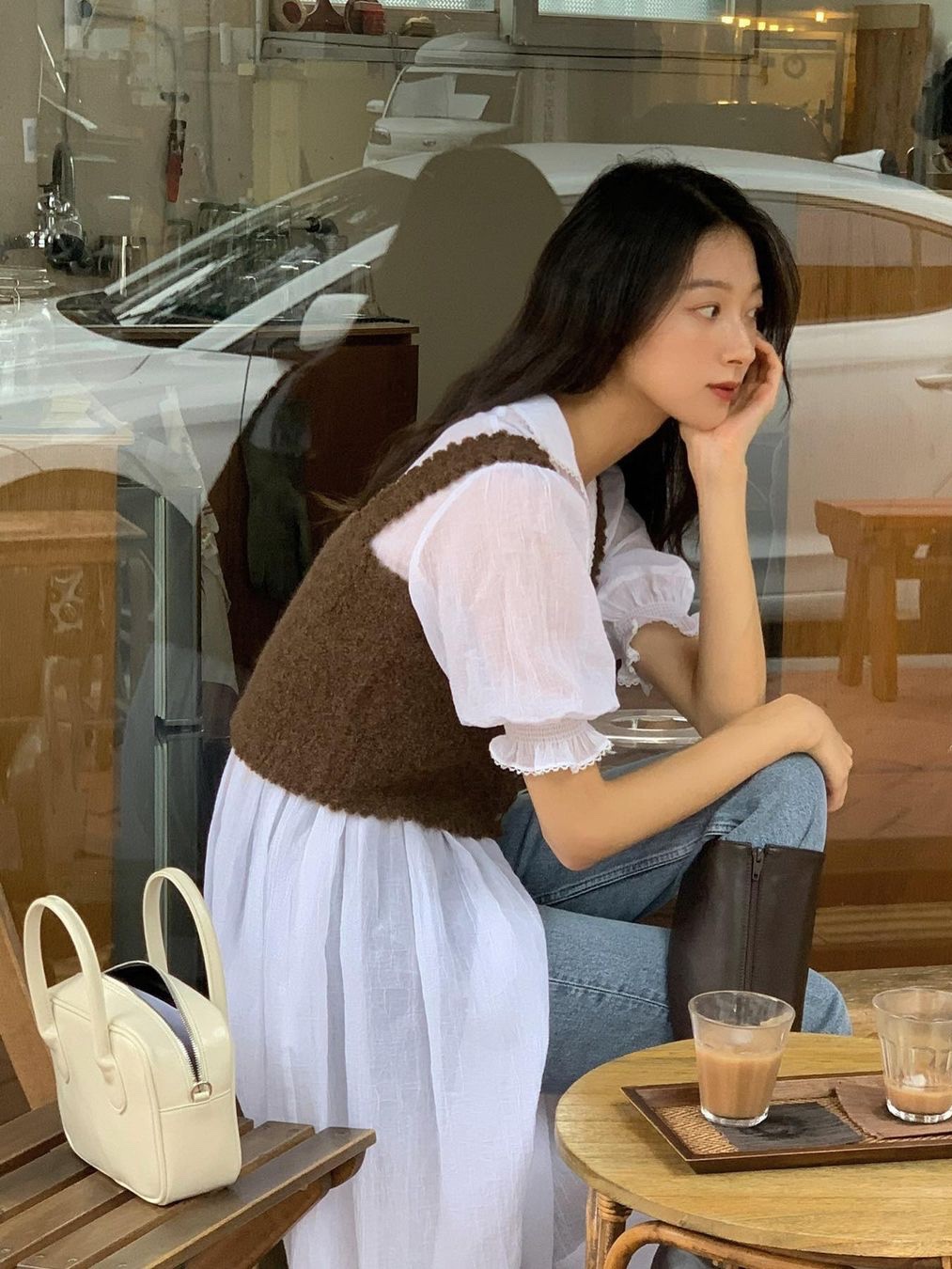 Nieeh Women Square Bag Mini Cream 착용 스타일