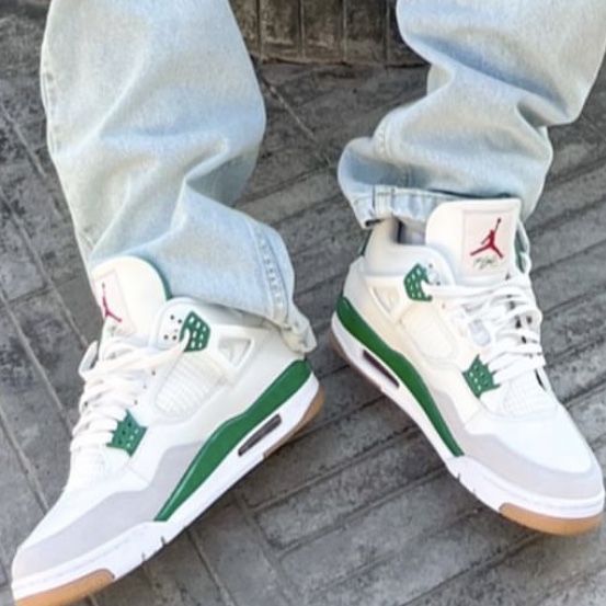 Jordan 4 x Nike SB Retro SP Pine Green 착용 스타일