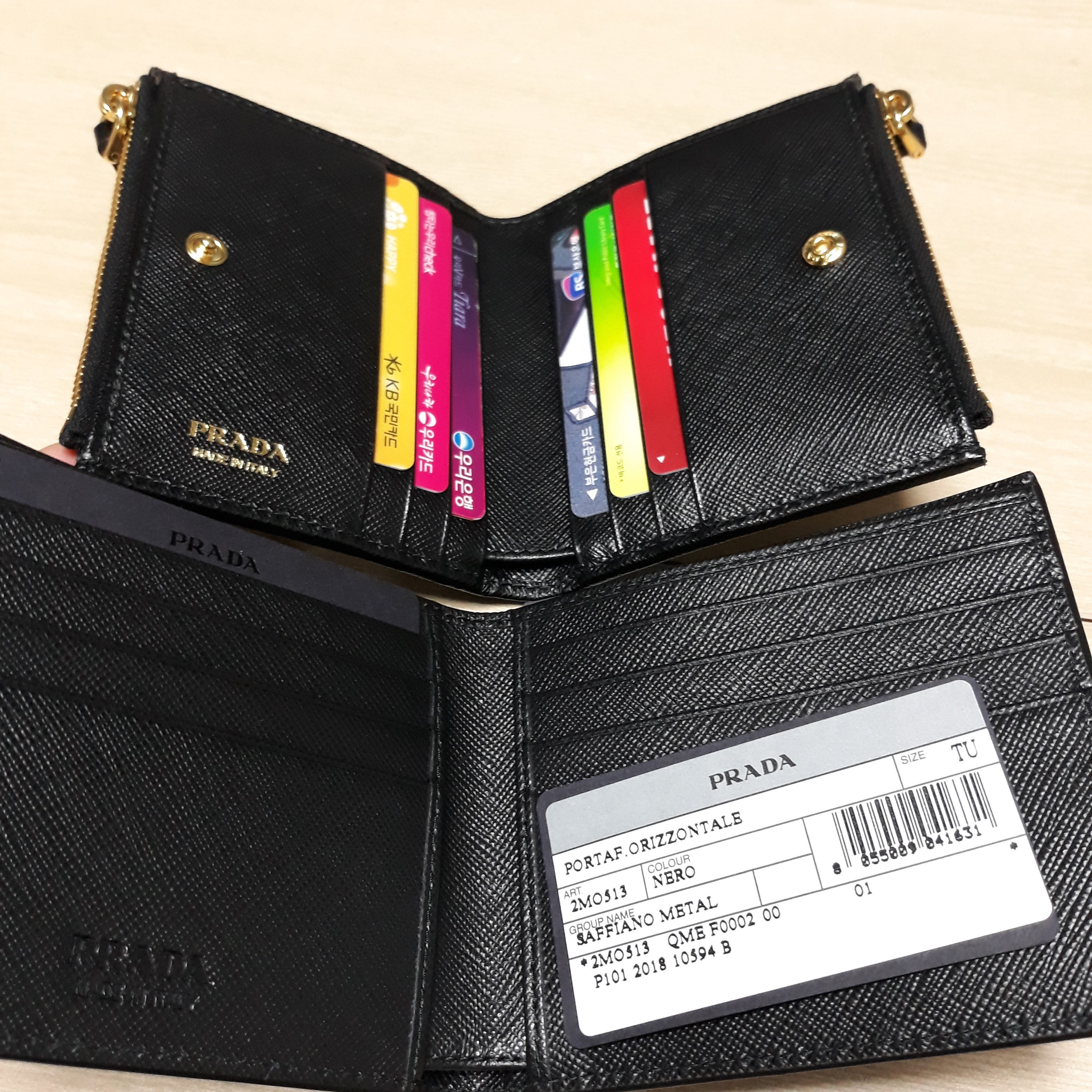 Prada Saffiano Leather Card Holder Black, Prada Saffiano Leather Wallet Black 착용 스타일 - 2