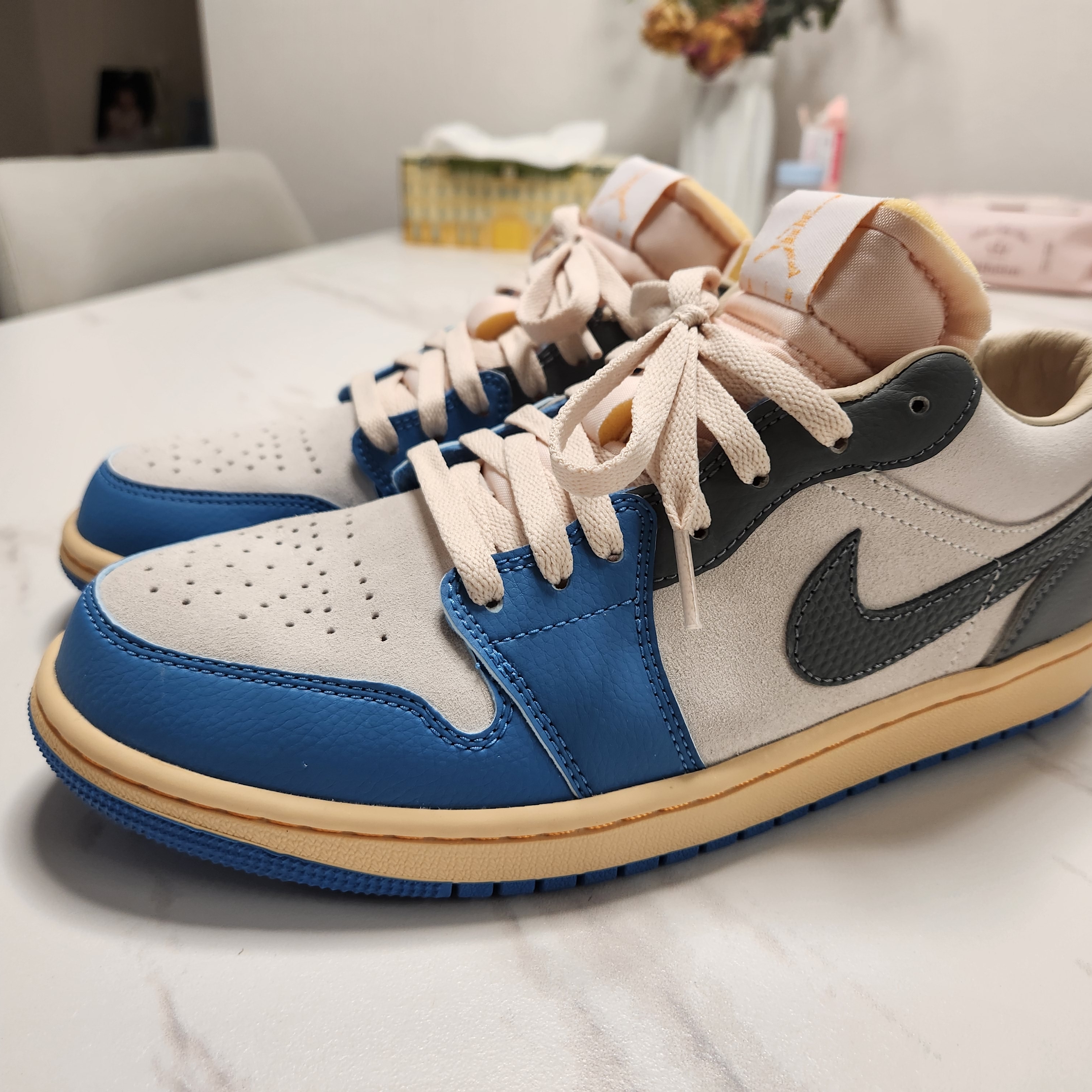 Jordan 1 Low SE Tokyo 96 착용 스타일 - 1