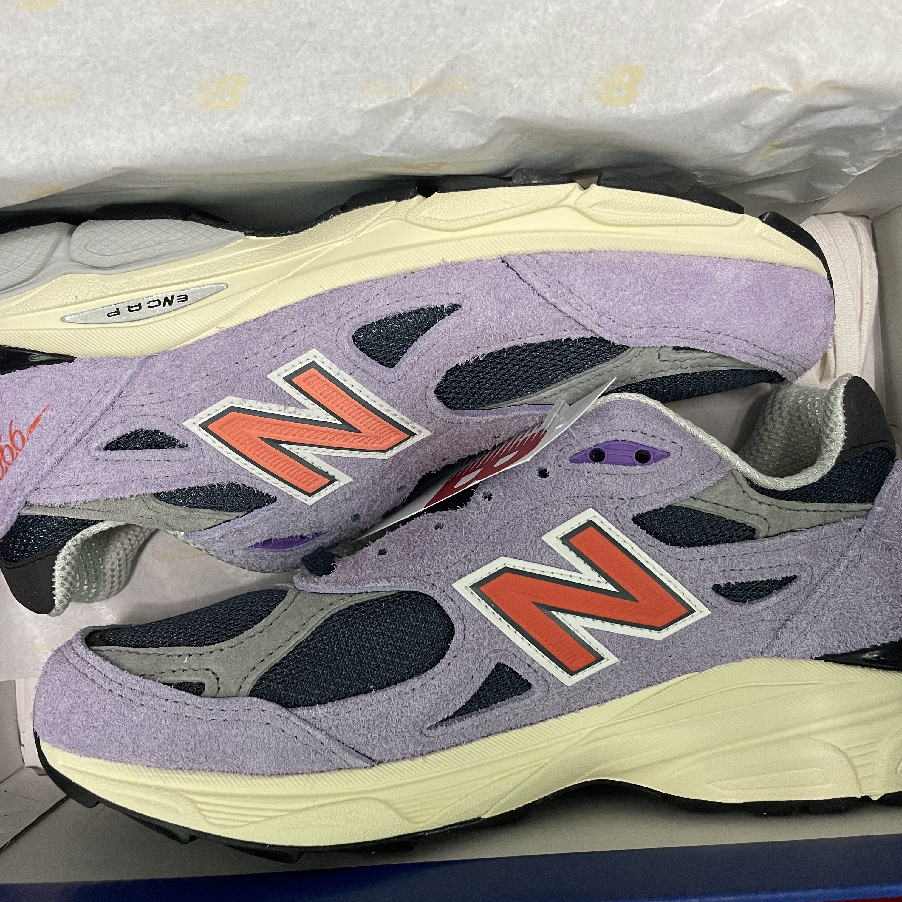 New Balance 990v3 Made in USA Raw Amethyst 착용 스타일