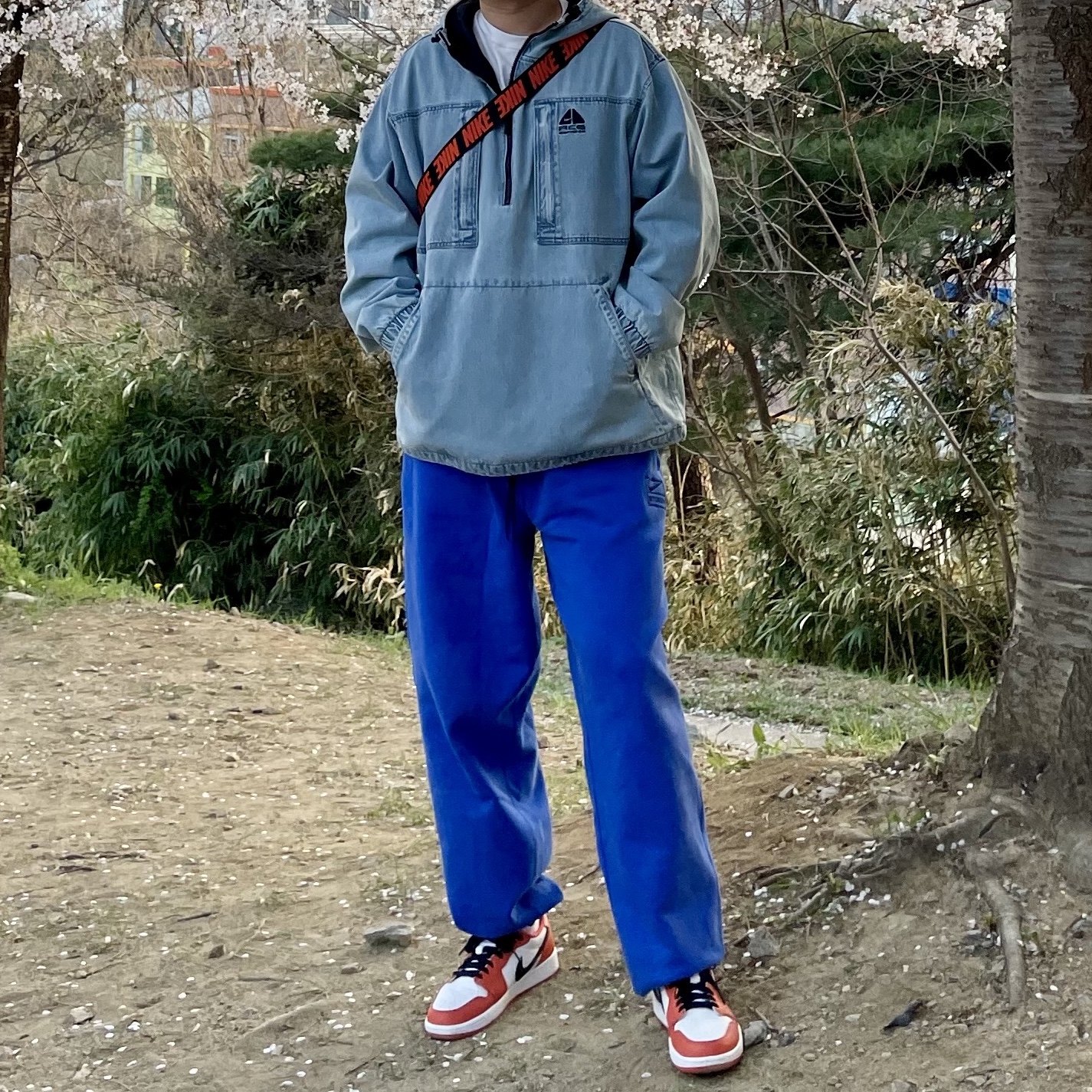 Nike x Stussy NRG Acid Washed Fleece Pants Game Royal (DR4025-480), Supreme x Nike ACG Denim Pullover Washed Blue - 22FW 착용 스타일
