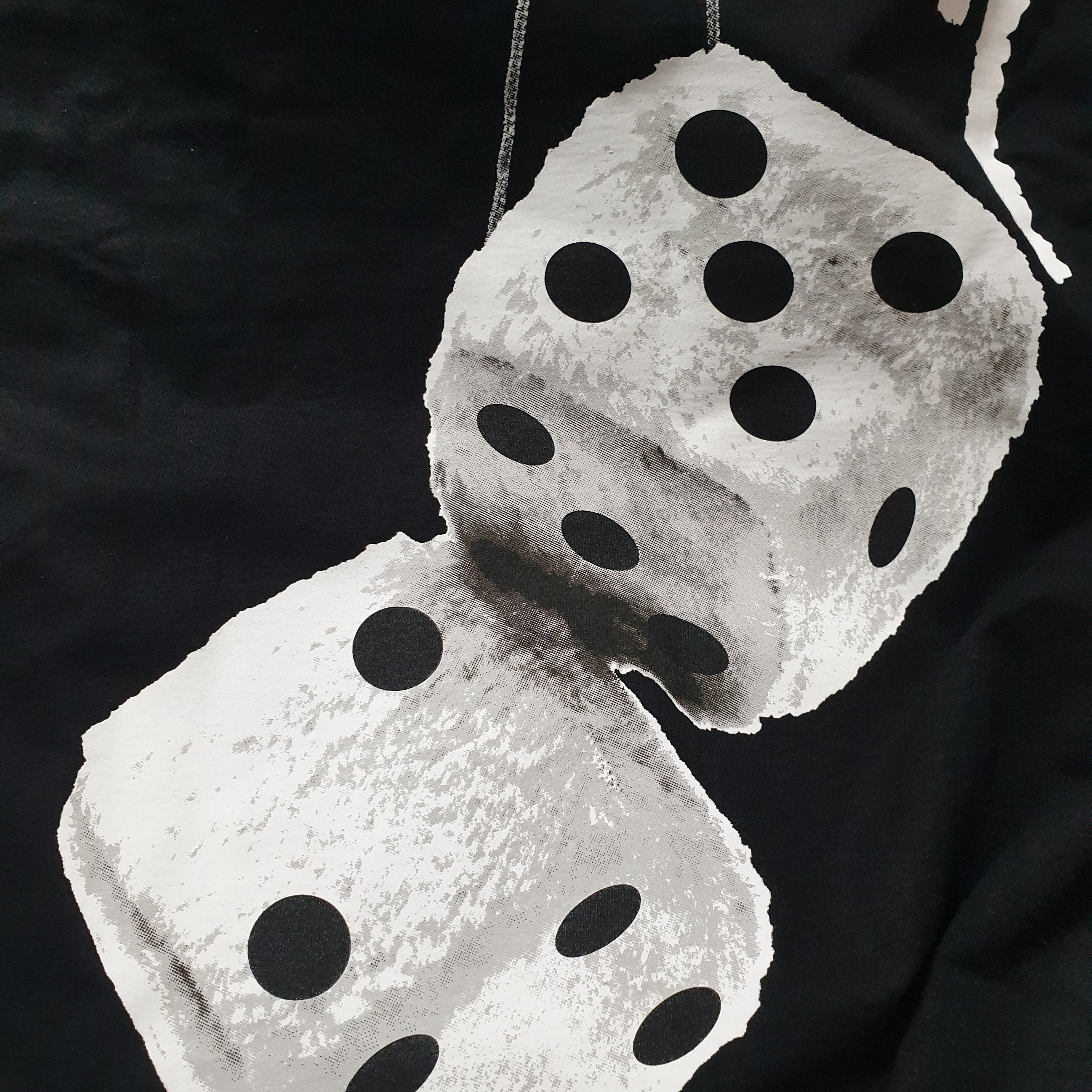 Stussy Fuzzy Dice T-Shirt Black 착용 스타일