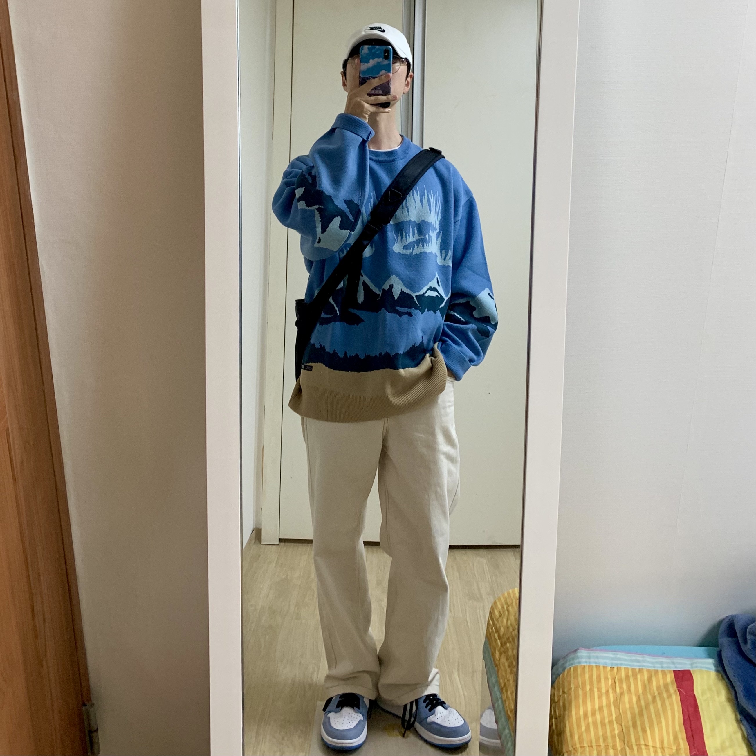 Nike Heritage 86 Futura Washed Cap White, Jordan 1 Retro High OG University Blue 착용 스타일 - 1