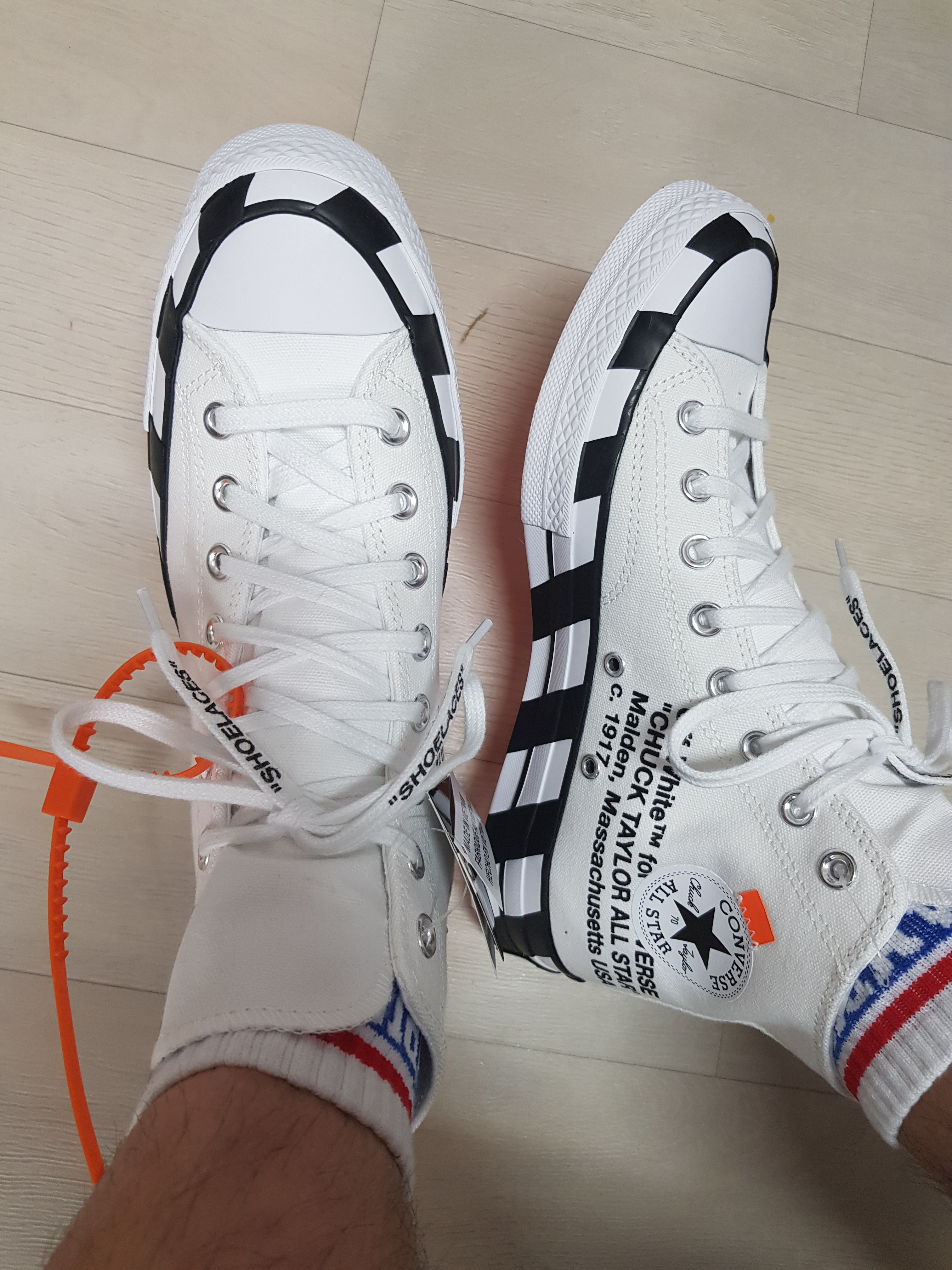 Converse x Off-White Chuck 70 High V2 2021 착용 스타일