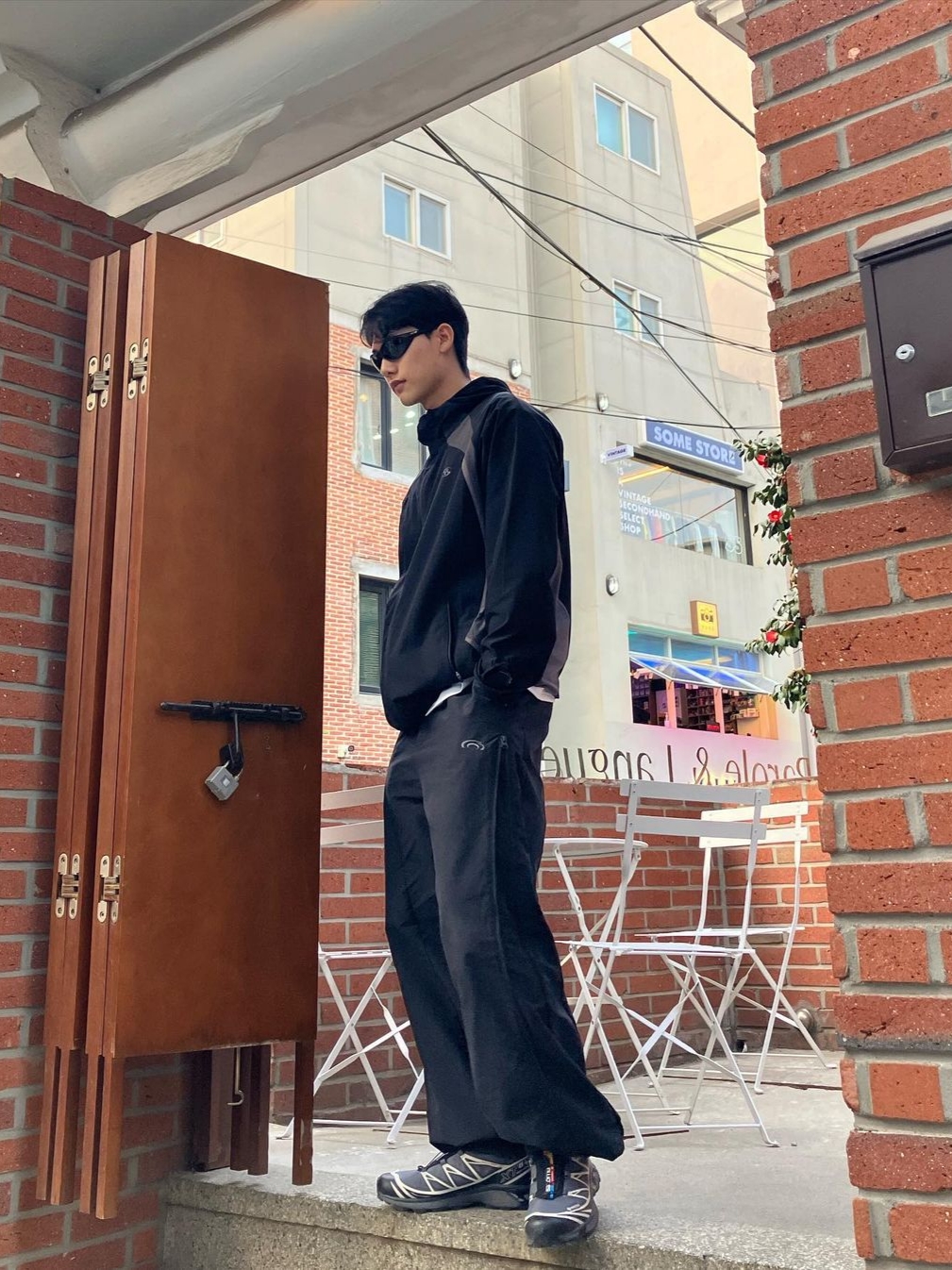 Art Of Field Side Zipper Balloon Pants Black, Salomon XT-6 Gore-Tex Black Ebony 착용 스타일