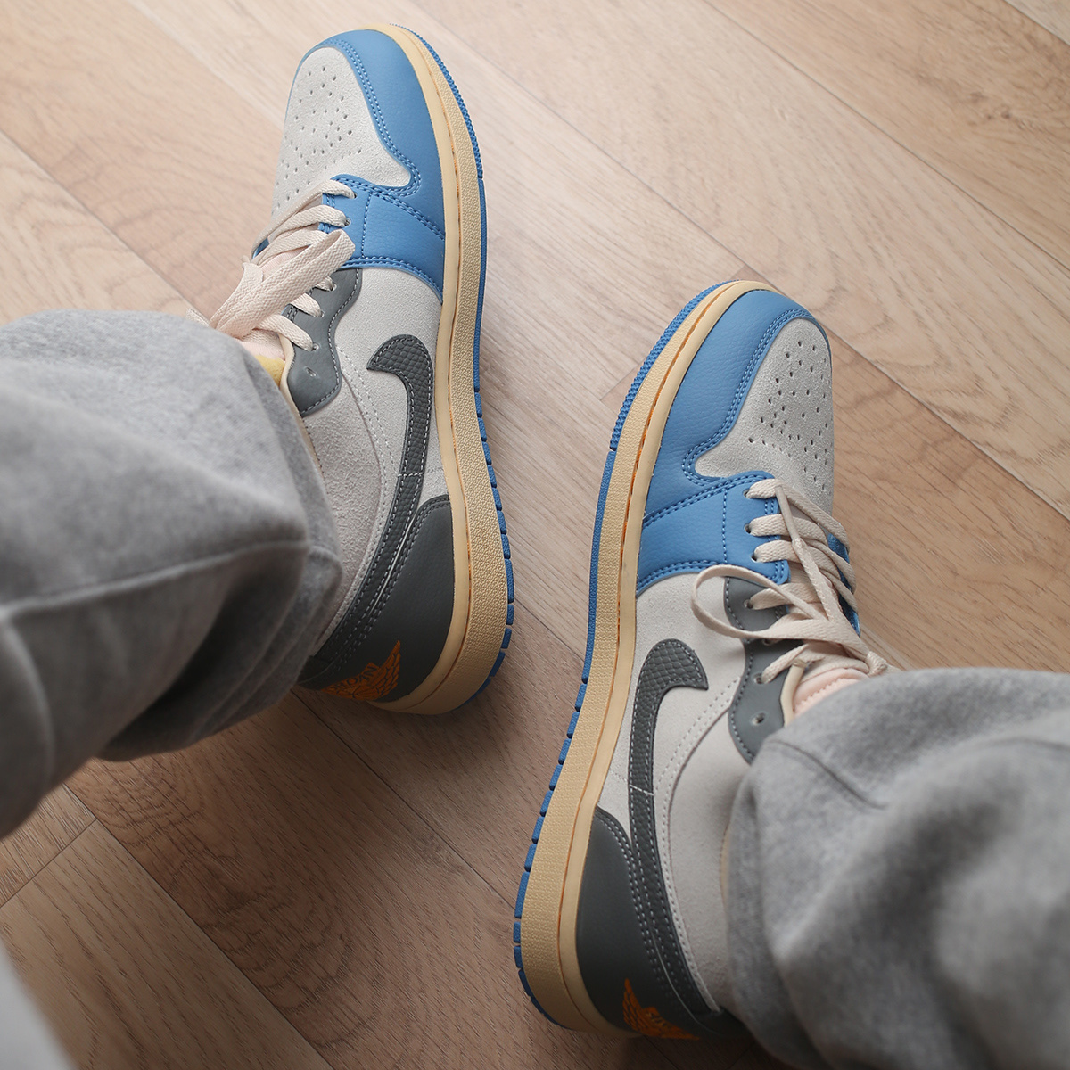 Jordan 1 Low SE Tokyo 96 착용 스타일 - 2