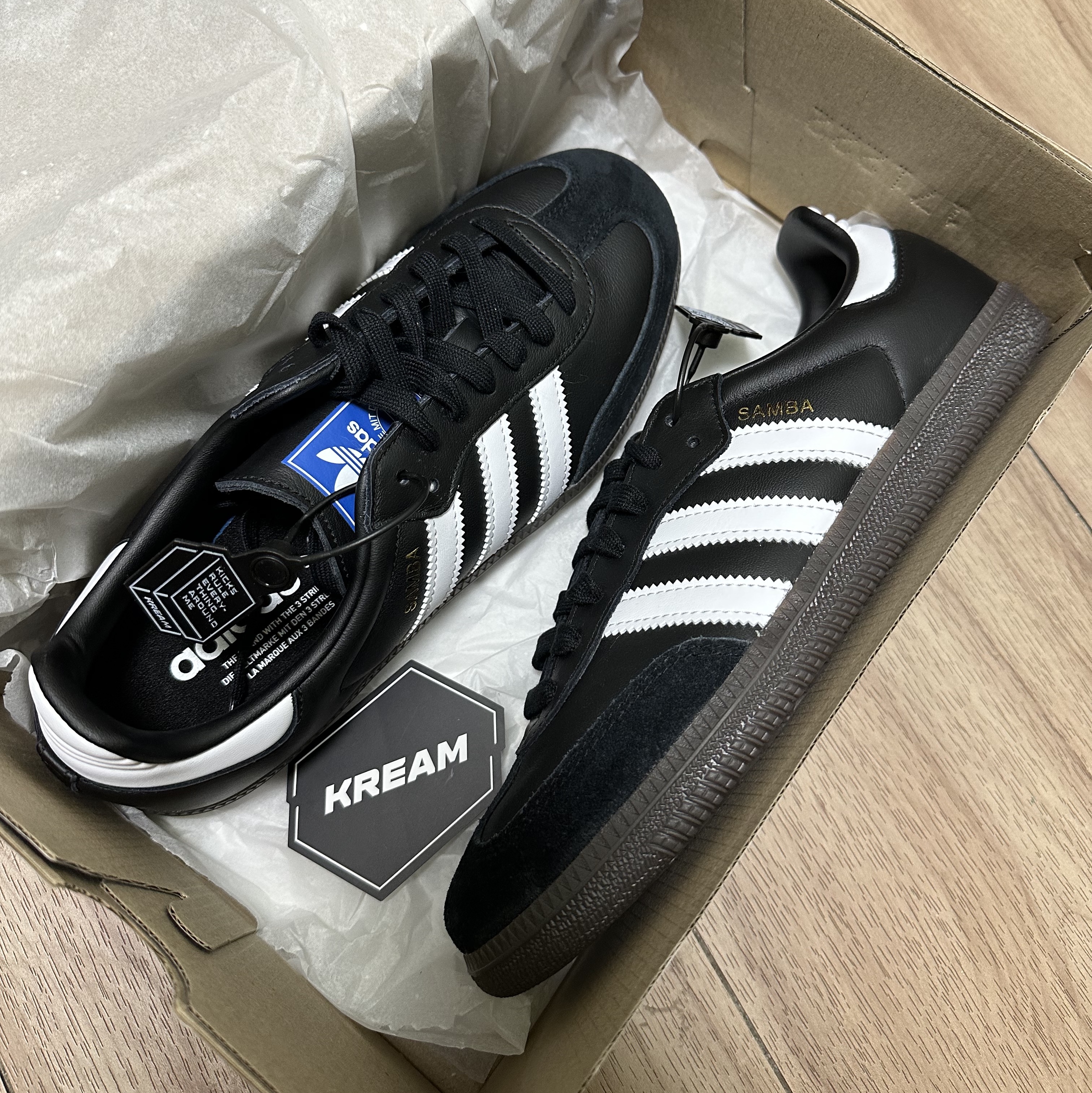Adidas Samba OG Black White Gum 착용 스타일