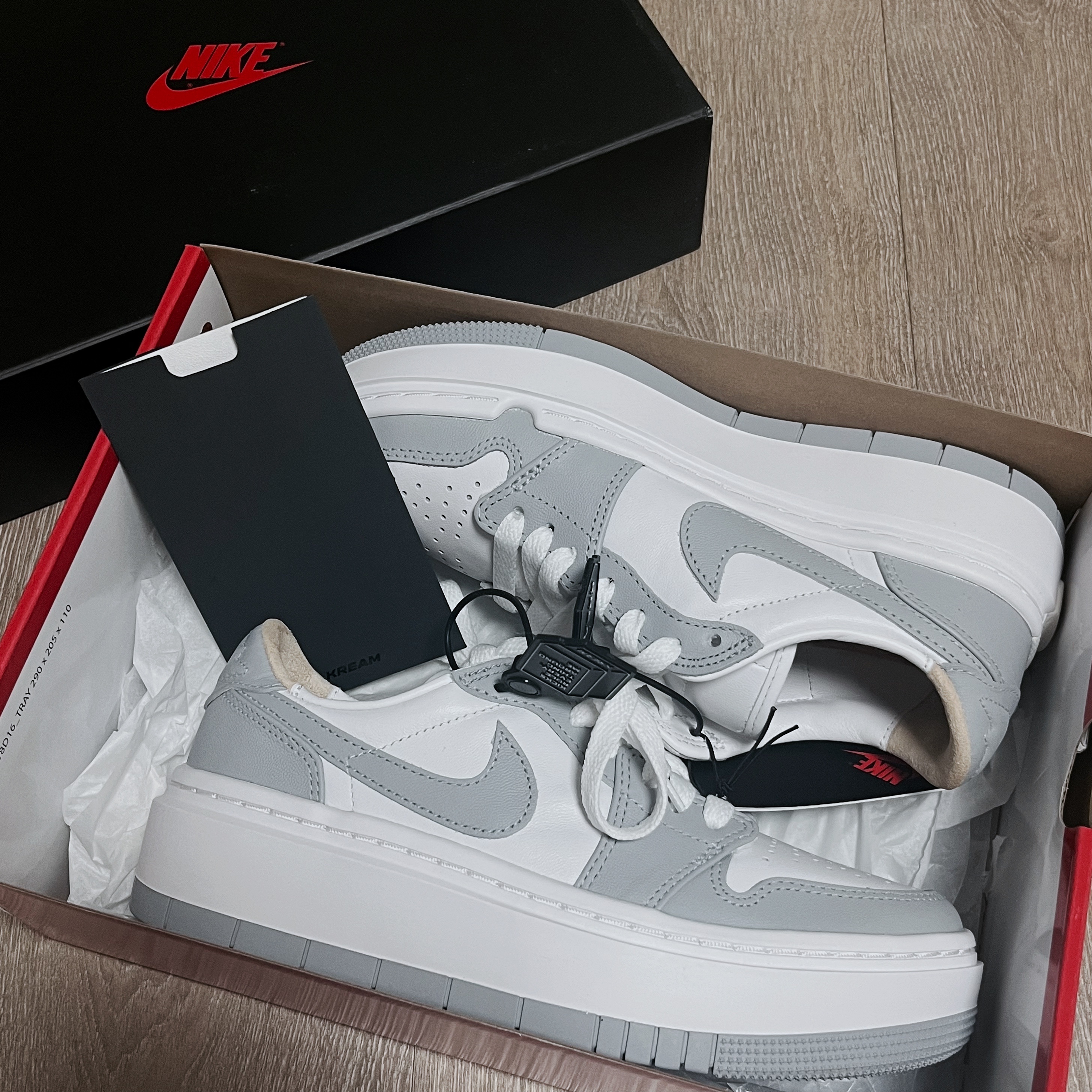 (W) Jordan 1 Elevate Low White and Wolf Grey 착용 스타일