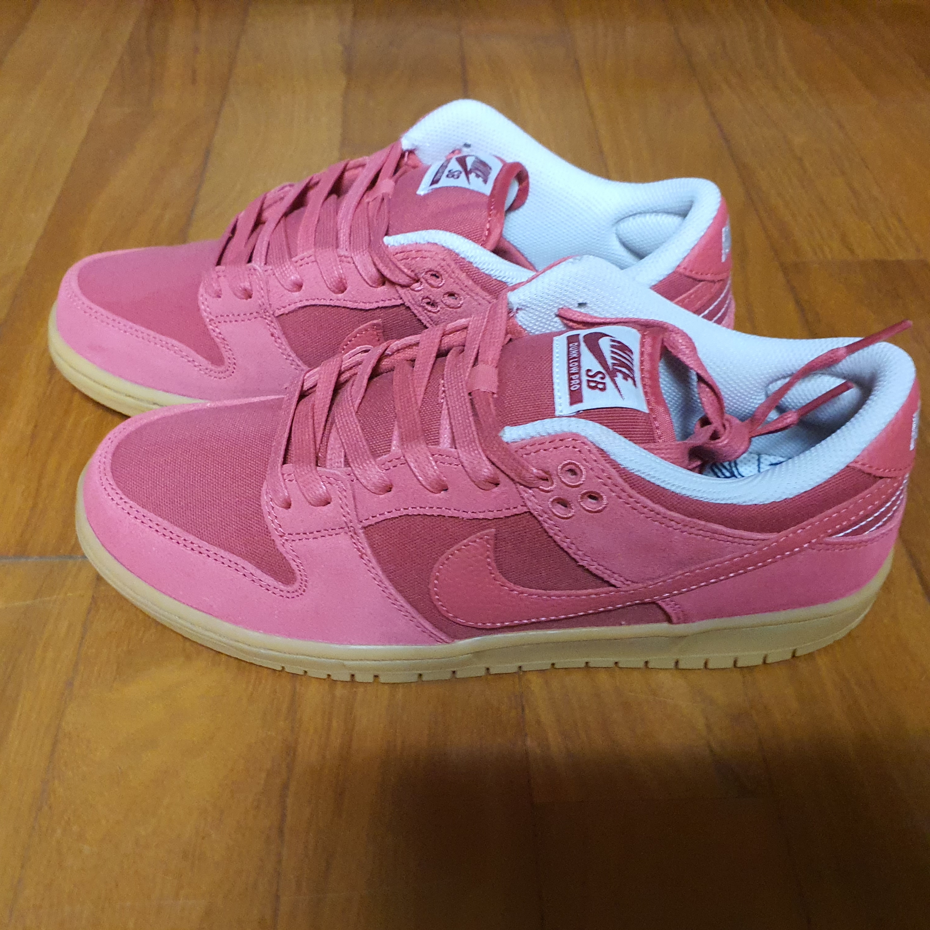 Nike SB Dunk Low Adobe 착용 스타일