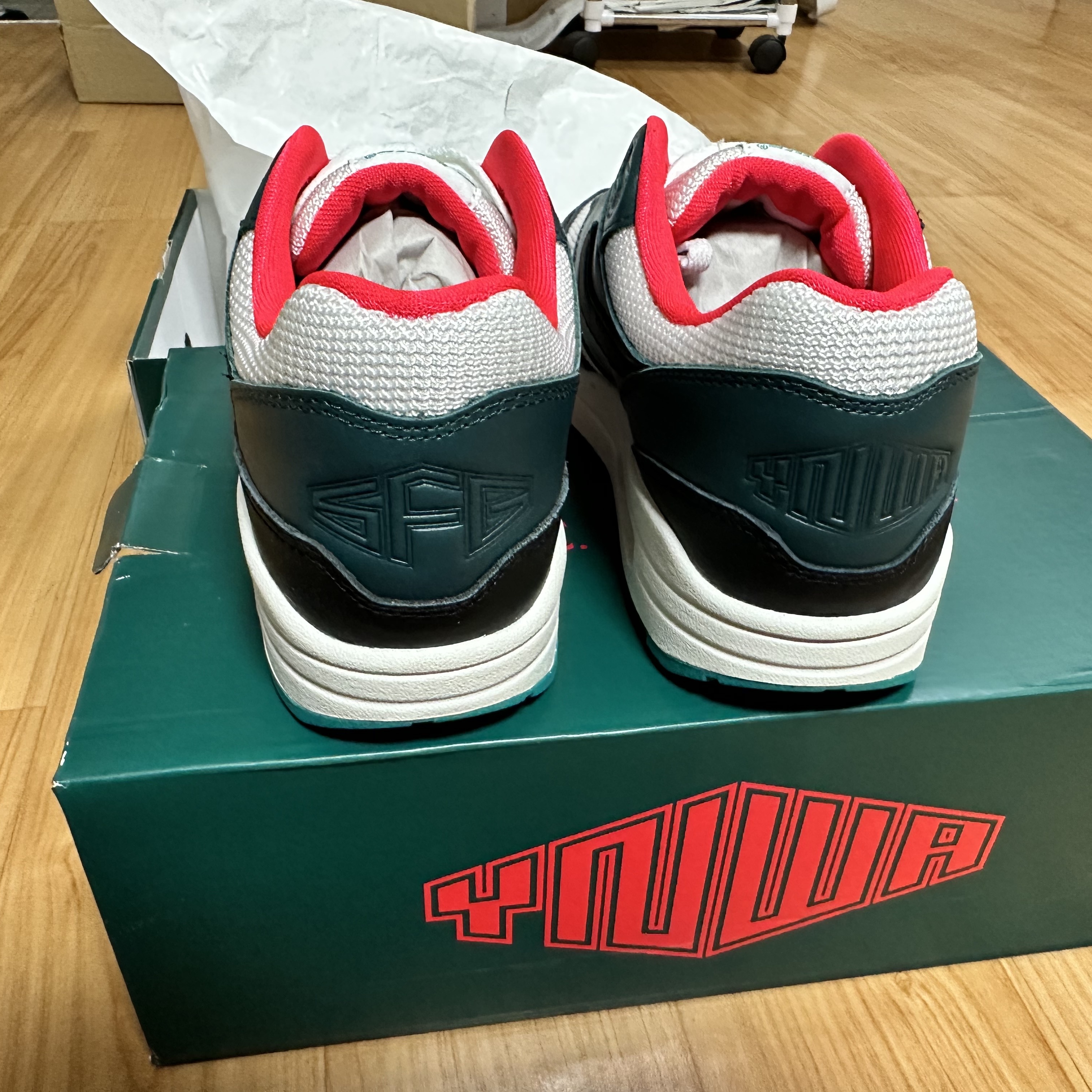 Nike x LFC x LeBron James Air Max 1 Gorge Green 착용 스타일 - 4