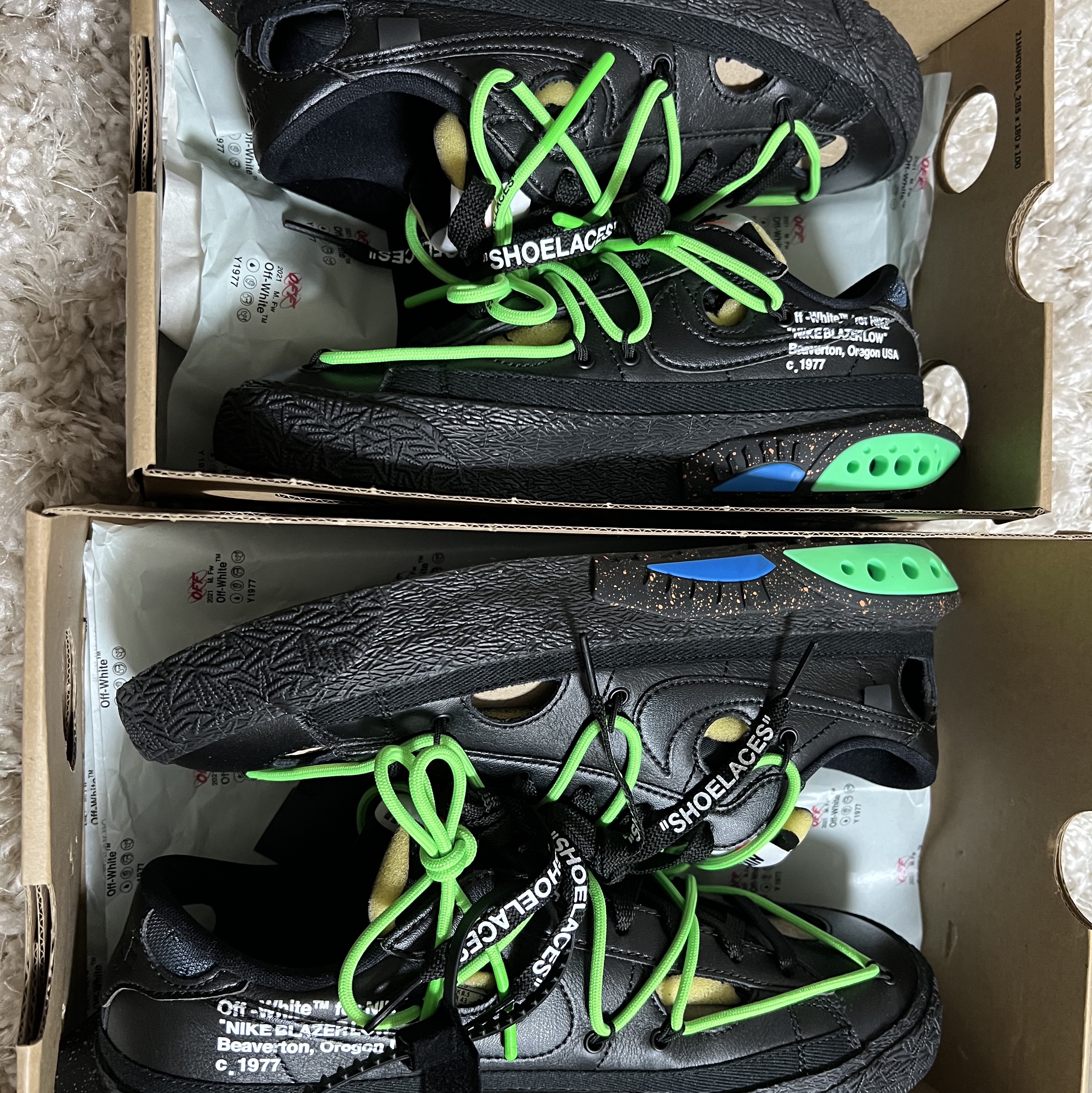 Nike x Off-White Blazer Low '77 Black and Electro Green 착용 스타일