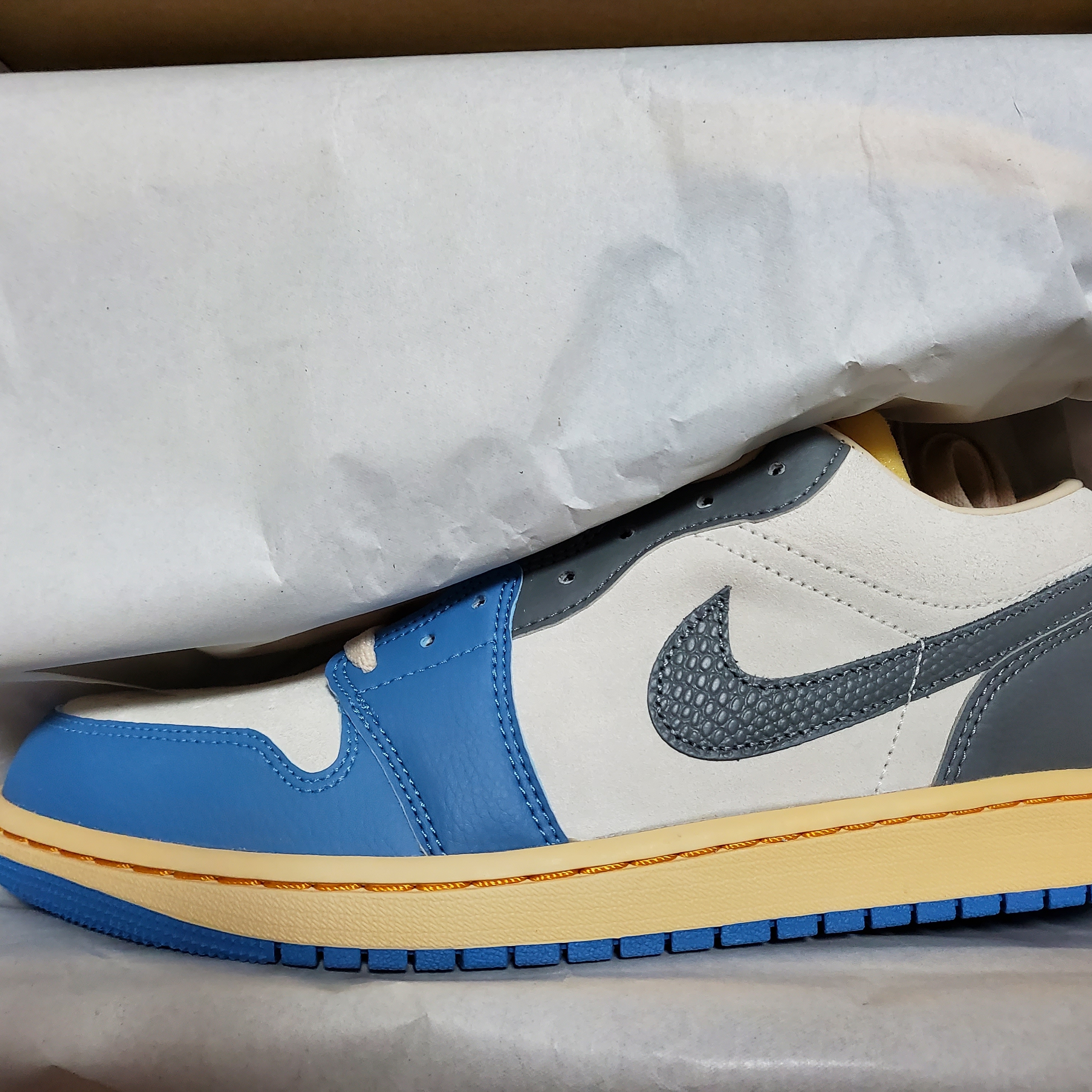 Jordan 1 Low SE Tokyo 96 착용 스타일 - 2