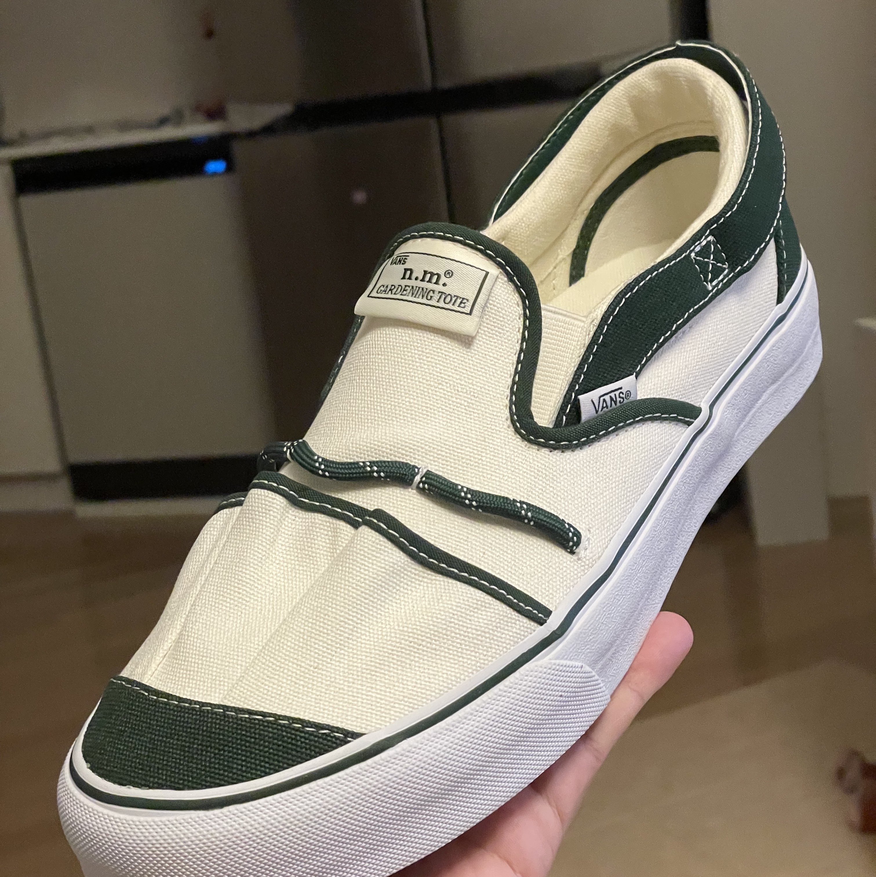 Vans Vault x Nicole McLaughlin Slip-On VR3 LX White Green 착용 스타일