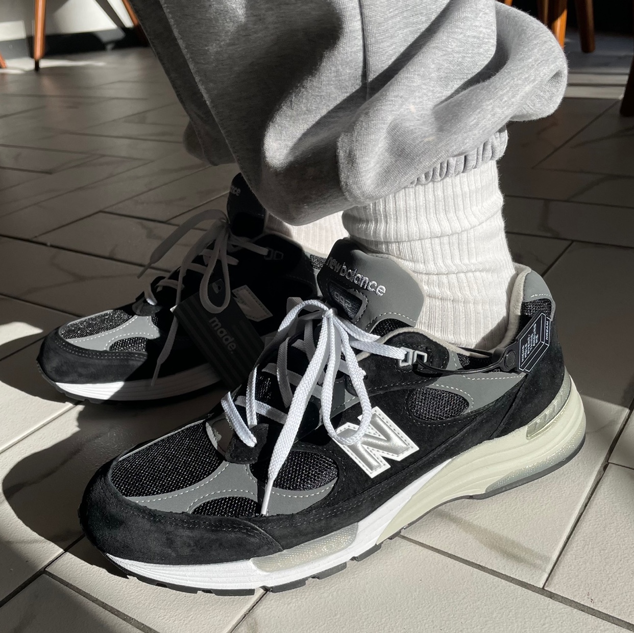 New Balance 992 Made in USA Black Grey 착용 스타일
