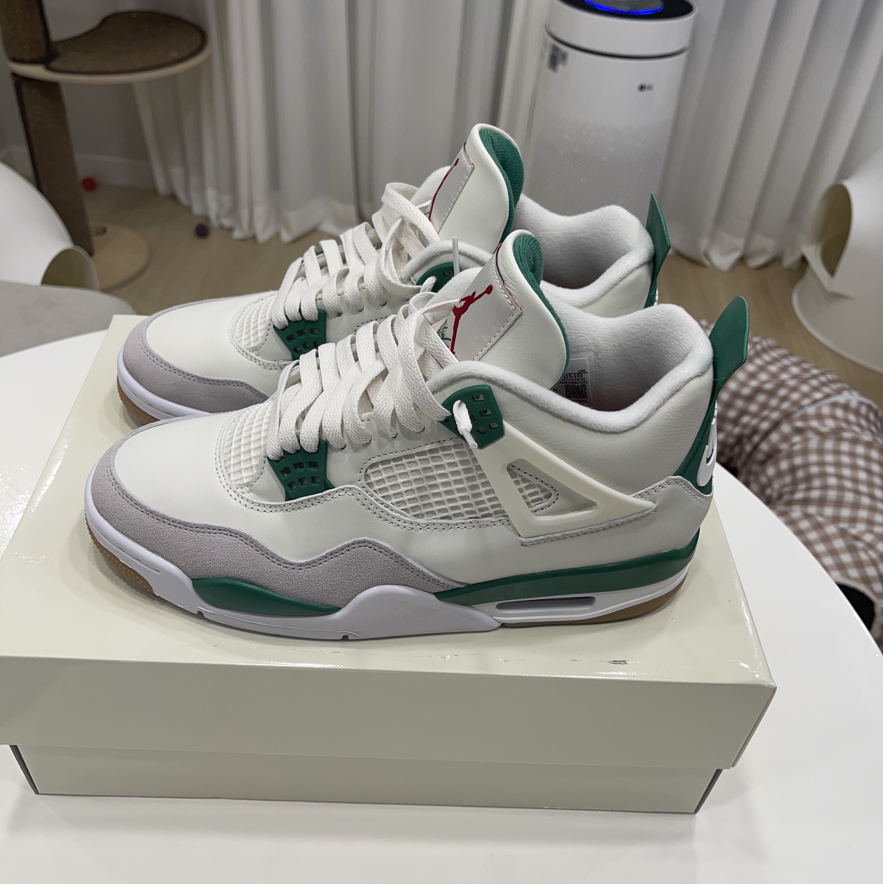 Jordan 4 x Nike SB Retro SP Pine Green 착용 스타일 - 2