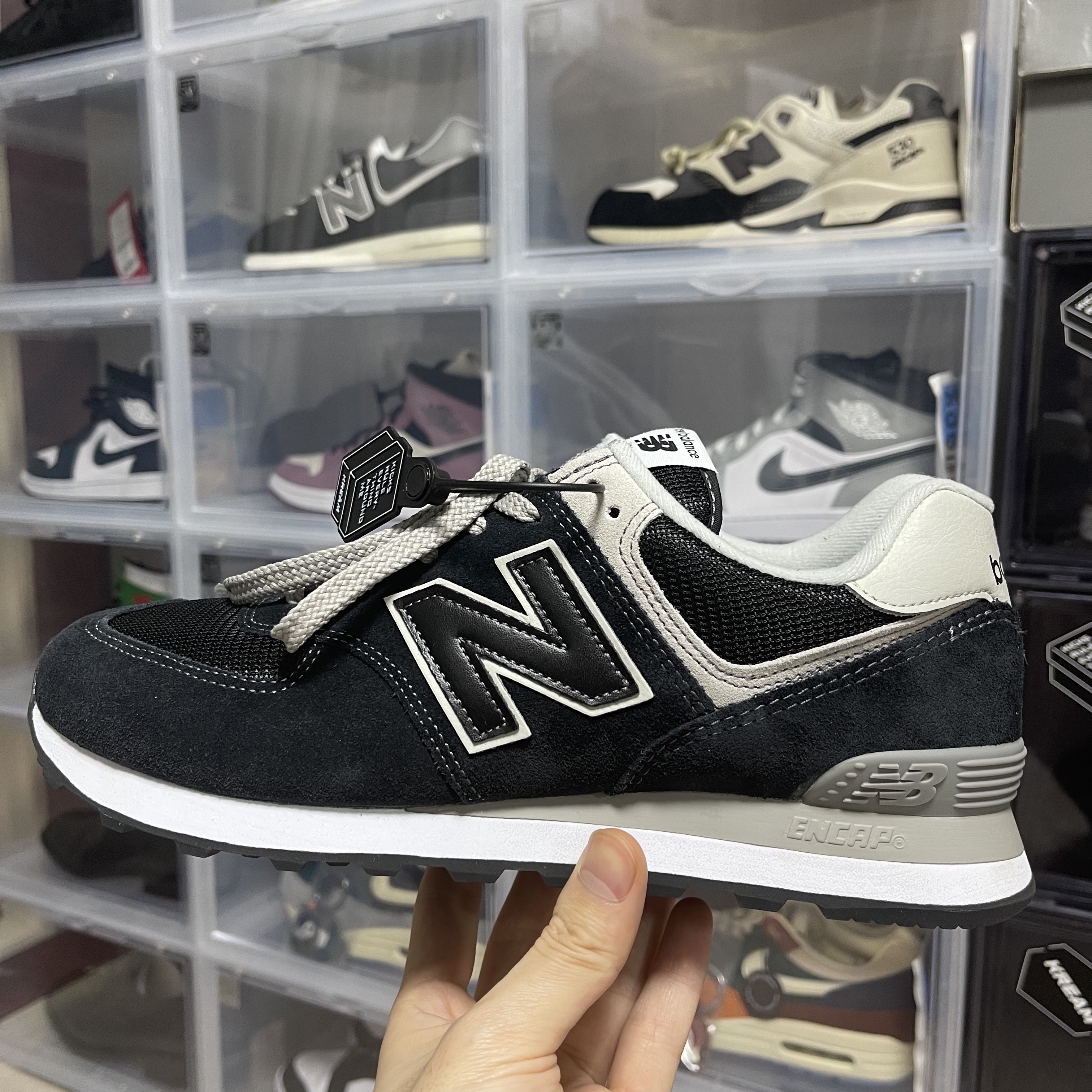 New Balance 574 Classic Black - D Standard 착용 스타일 - 3