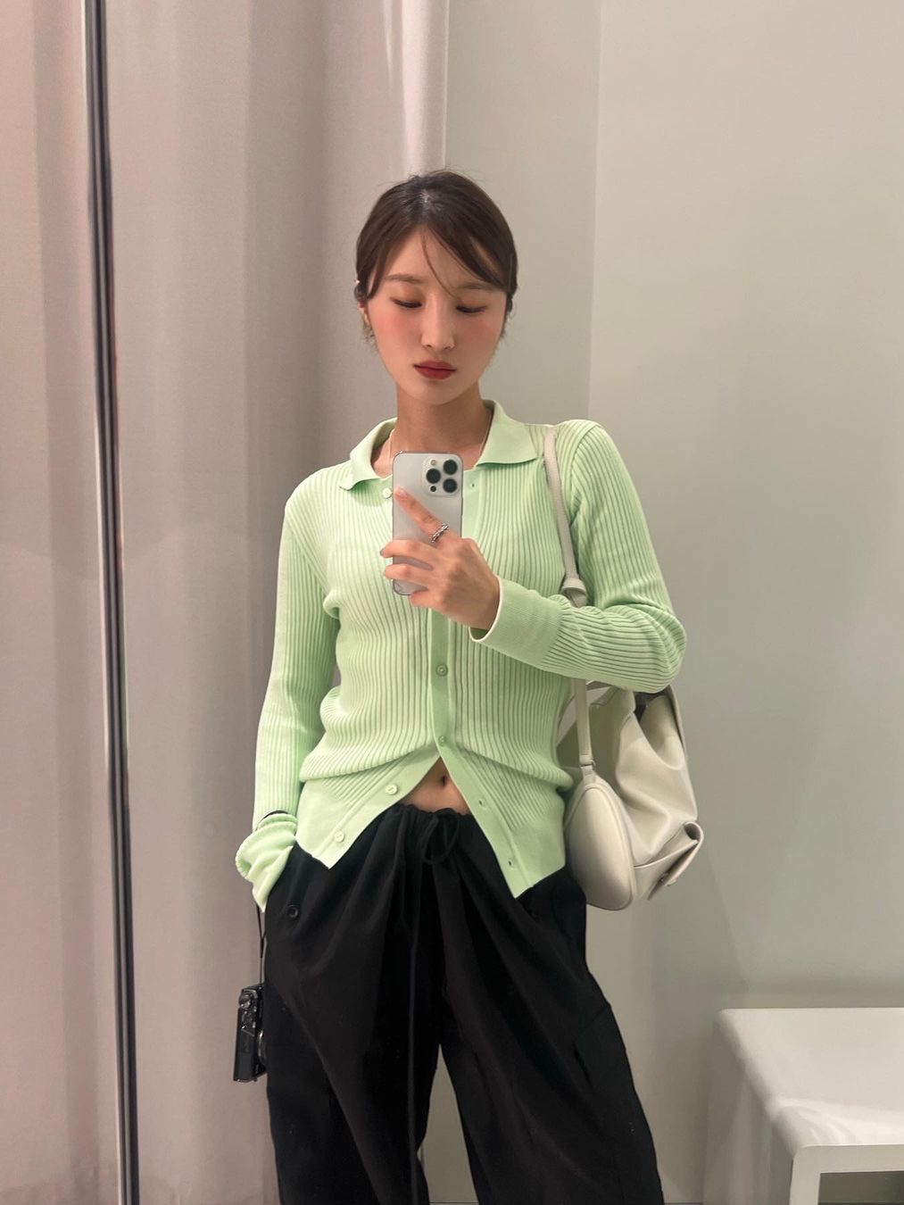 [KREAM 단독] Haveless Women Linda Modal Blend Cardigan Lime 착용 스타일
