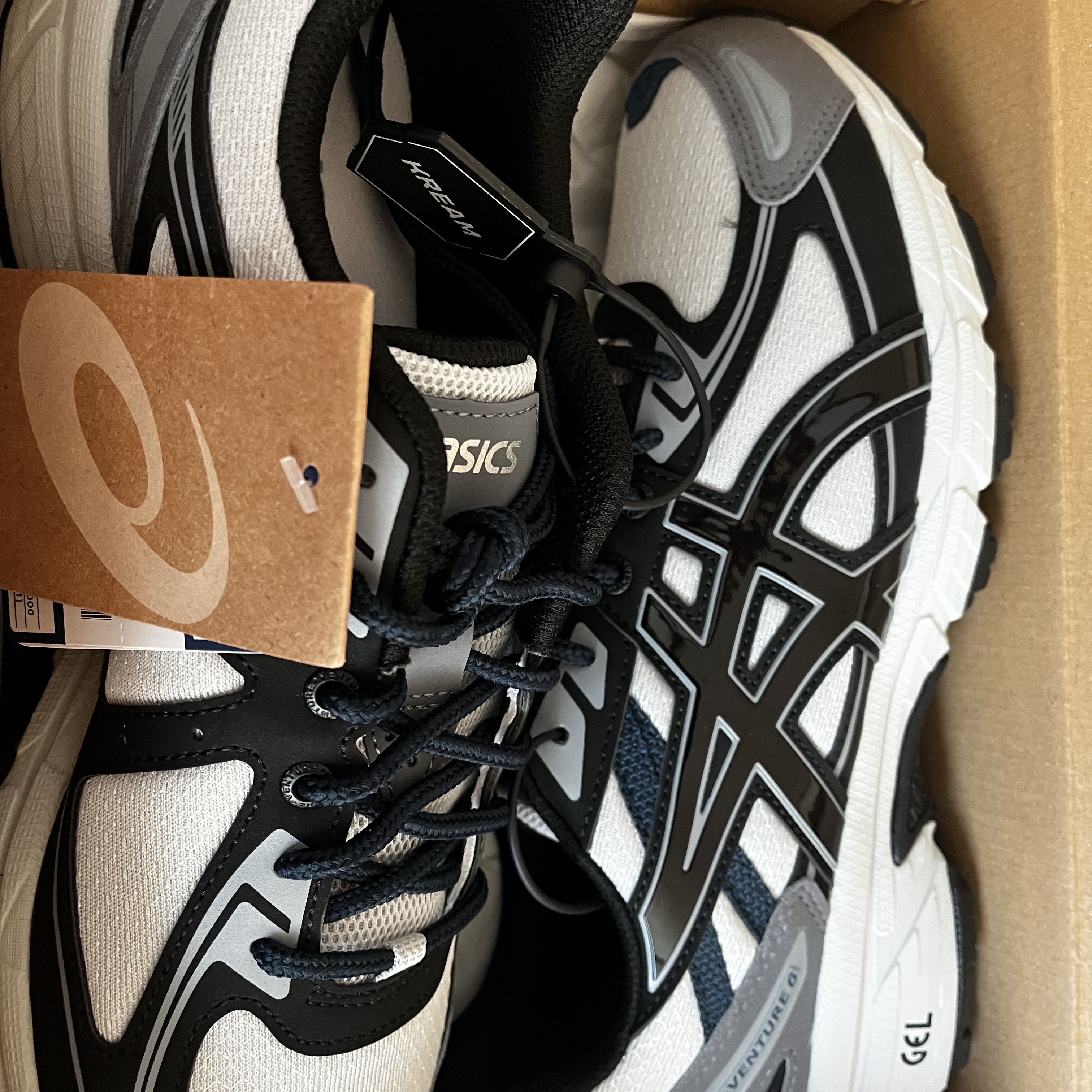 Asics Gel-Venture 6 SPS Glacier Grey 착용 스타일