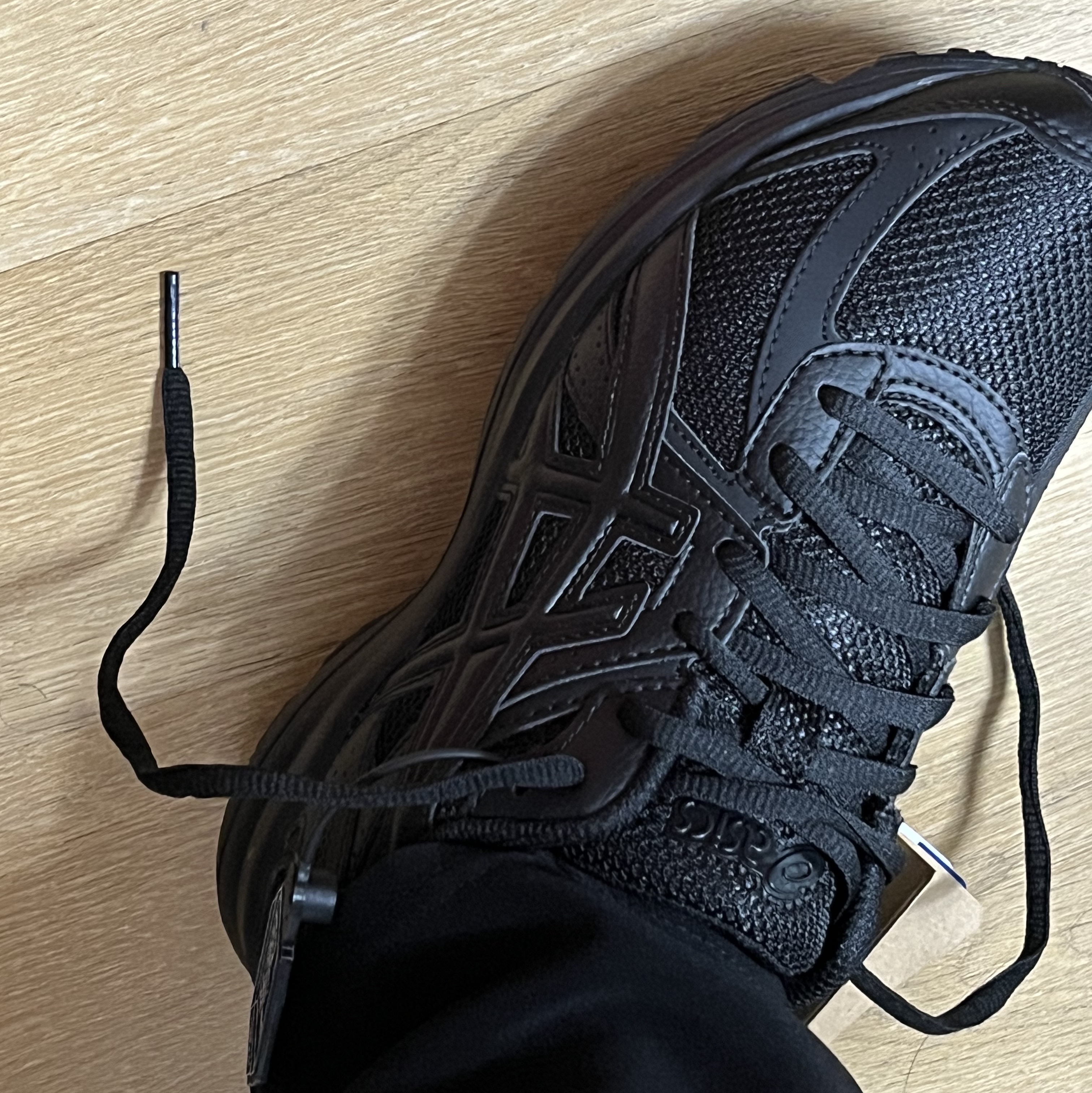 Asics Jog 100 S Black - 2E Wide 착용 스타일