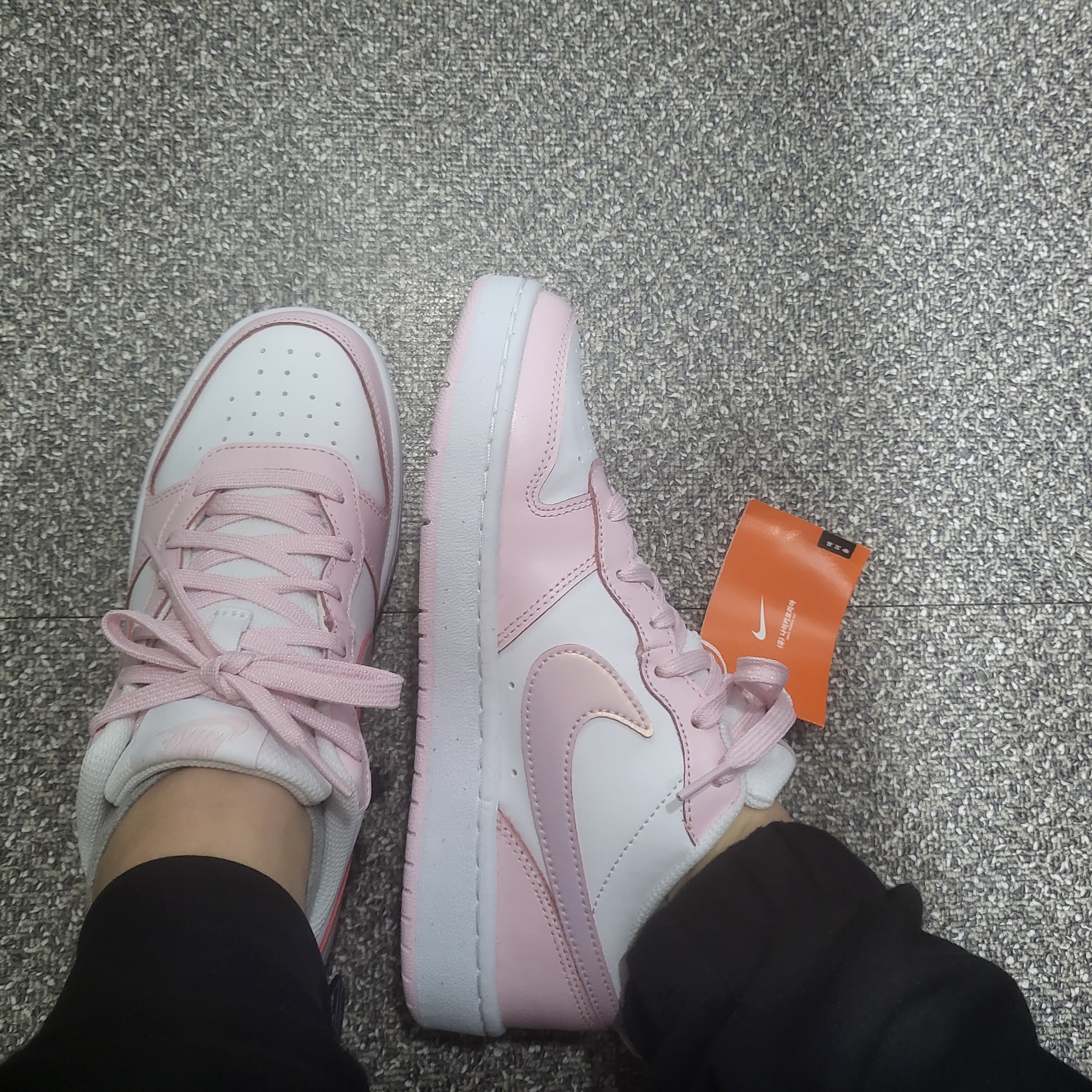 (GS) Nike Court Borough 2 SE White Pink Foam 착용 스타일 - 2